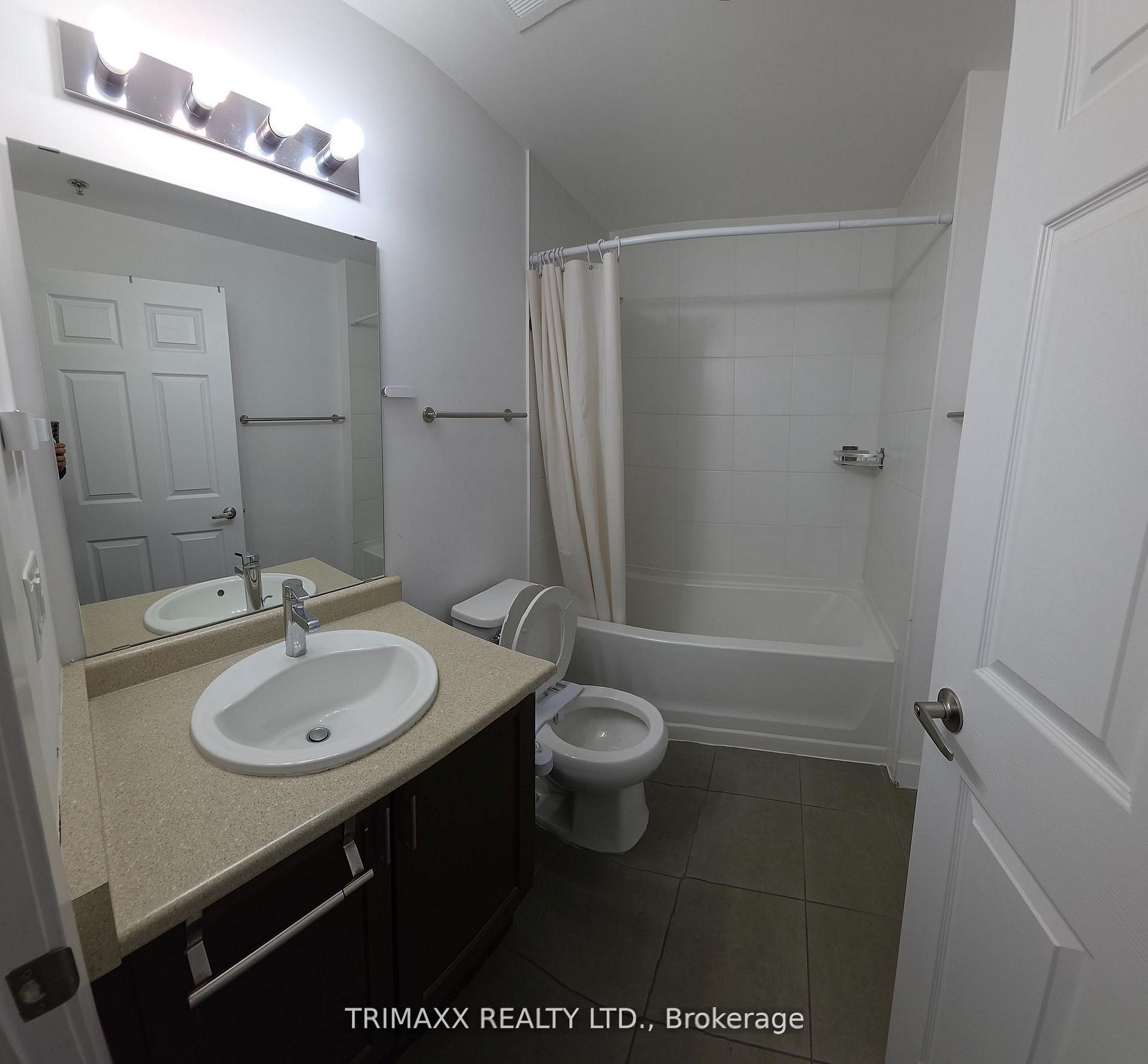 2486 Old Bronte Road 202 Property Photo 15