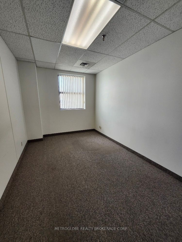 1030 Kamato Road 204 Property Photo 3