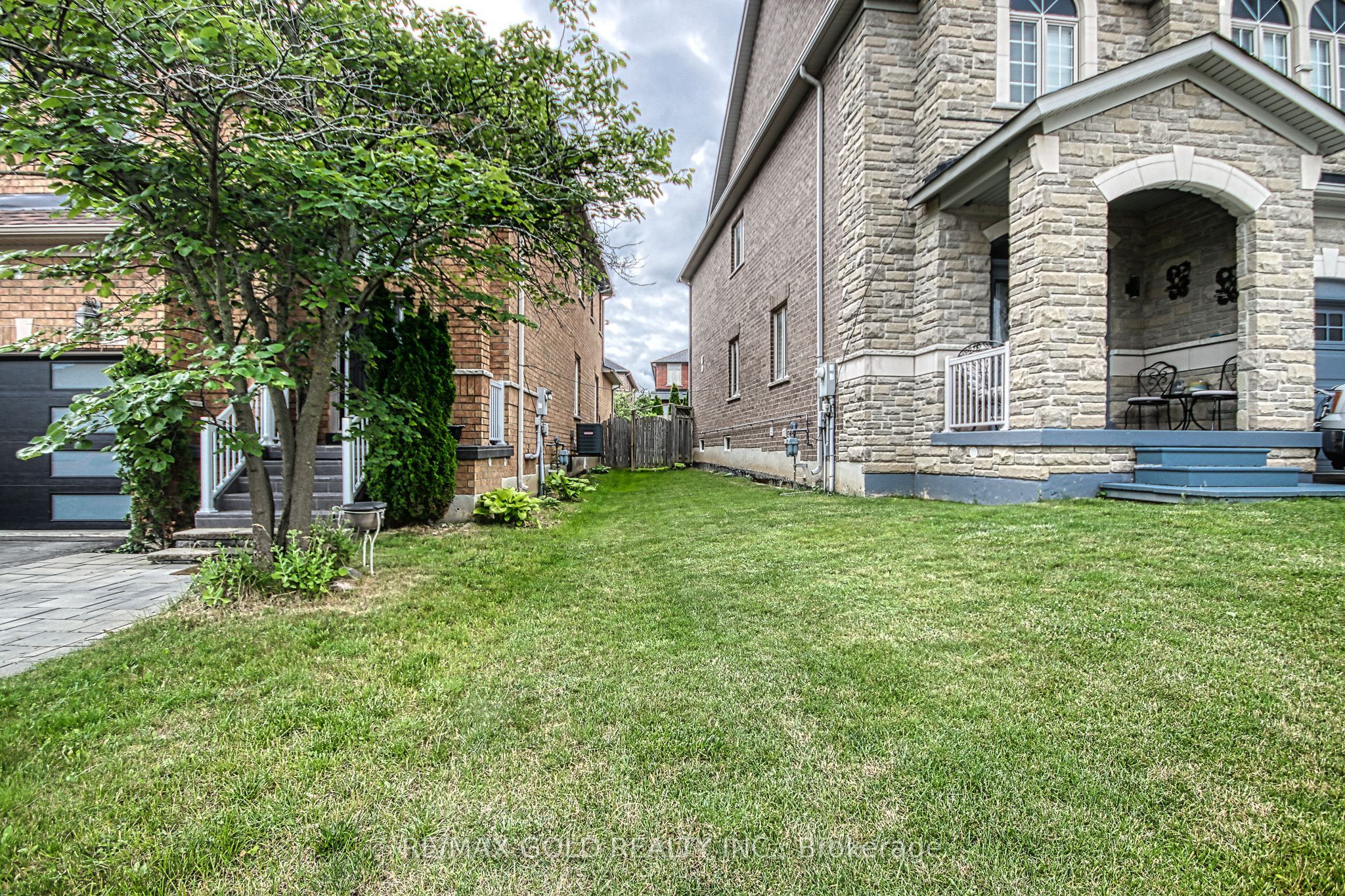 3428 Erin Centre Boulevard Property Photo 3