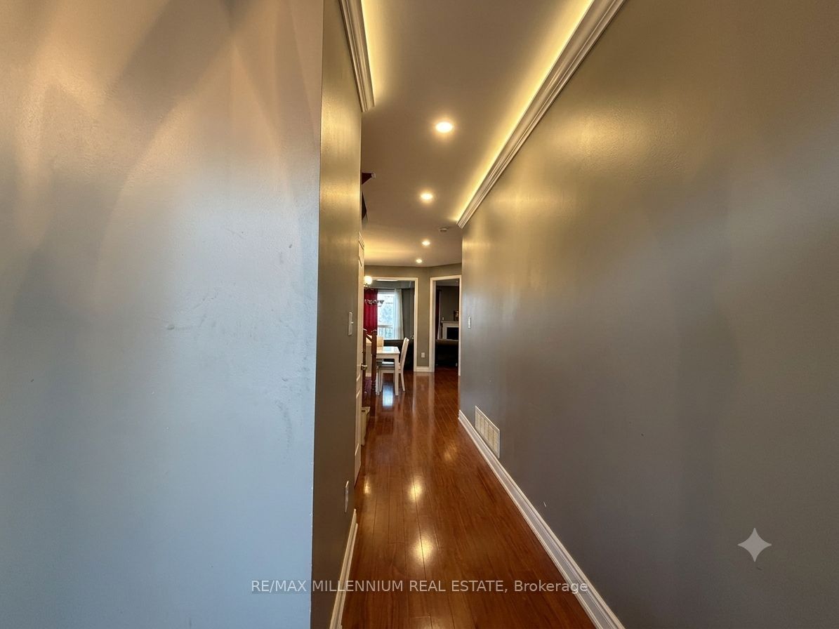 33 Nomad Crescent Upper Property Photo 4