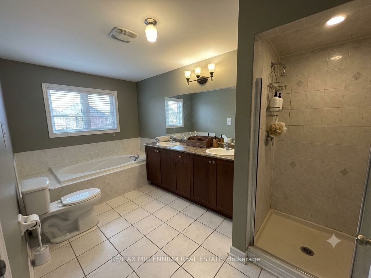 33 Nomad Crescent Upper Property Photo 5