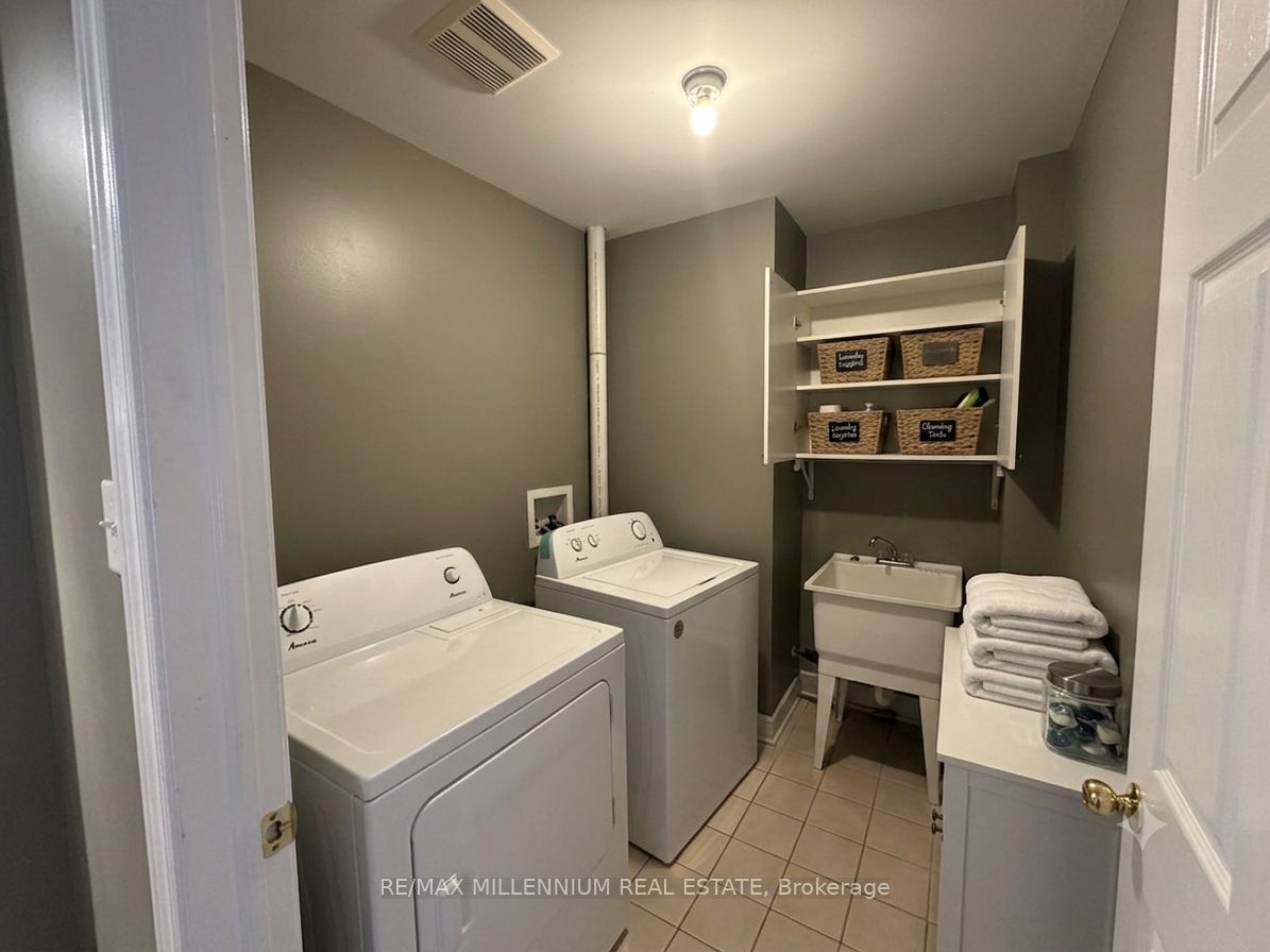 33 Nomad Crescent Upper Property Photo 6