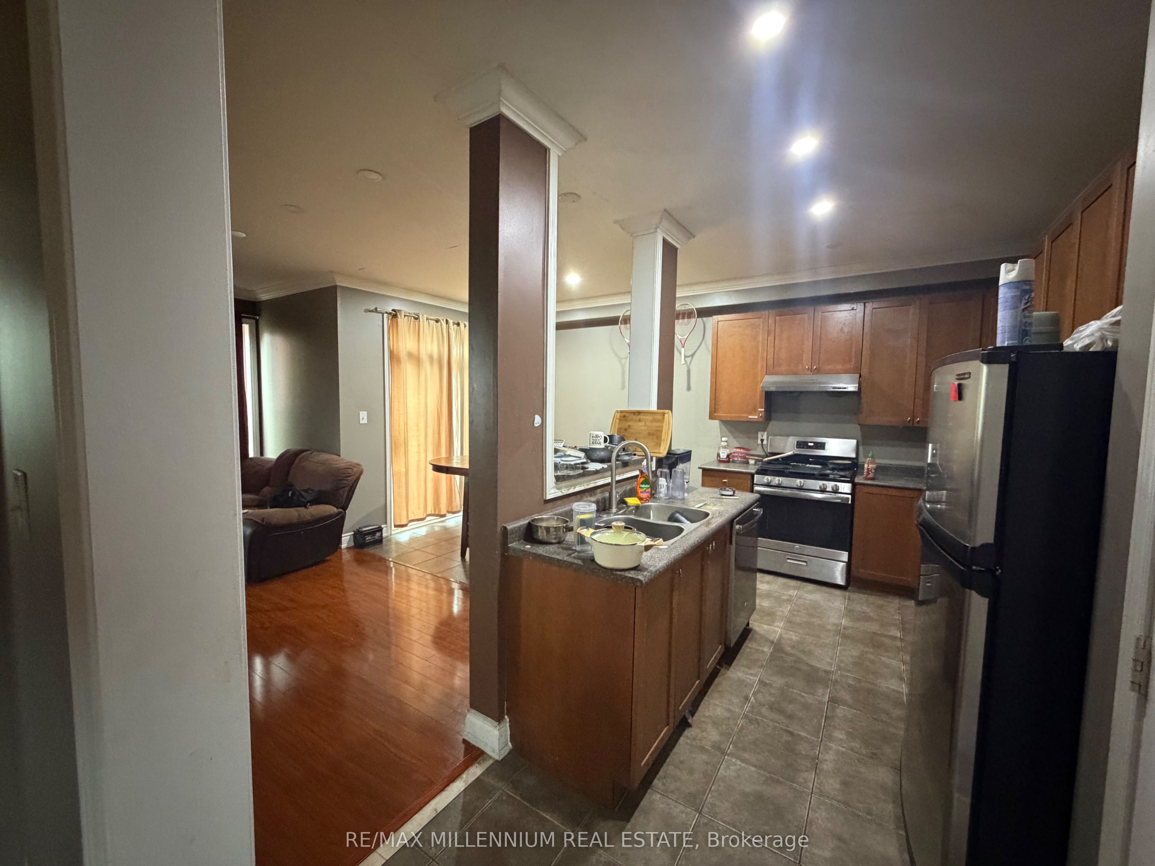 33 Nomad Crescent Upper Property Photo 8