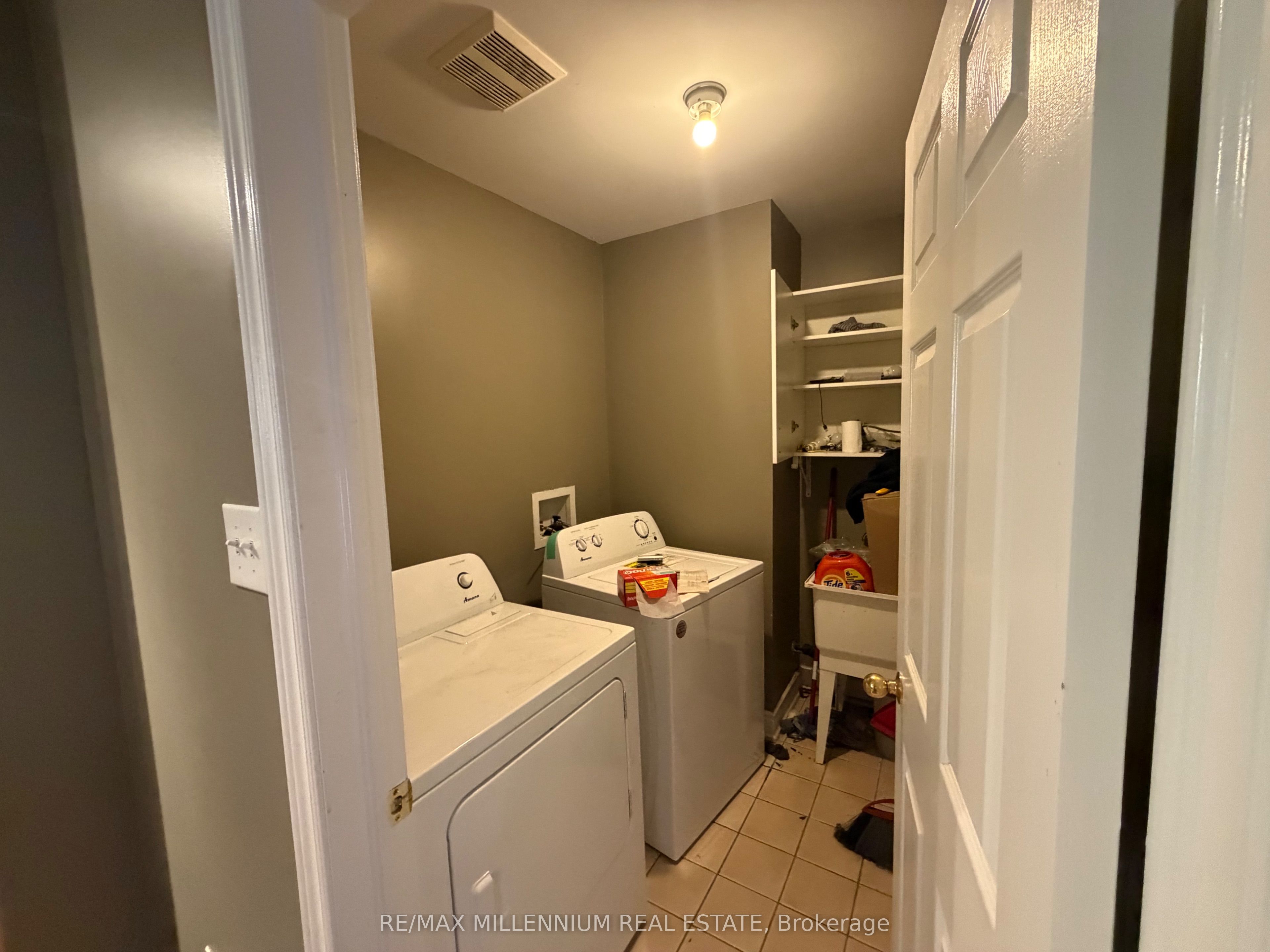 33 Nomad Crescent Upper Property Photo 12