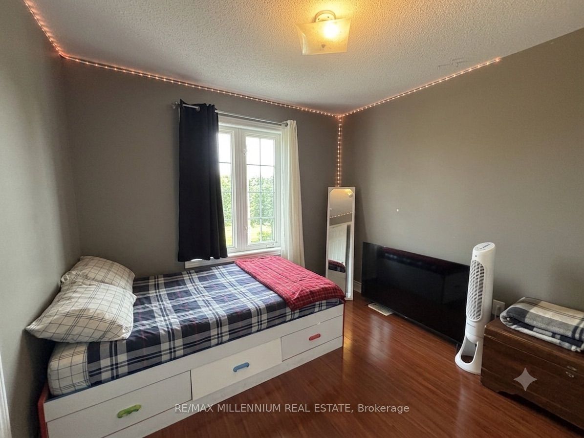 33 Nomad Crescent Upper Property Photo 15