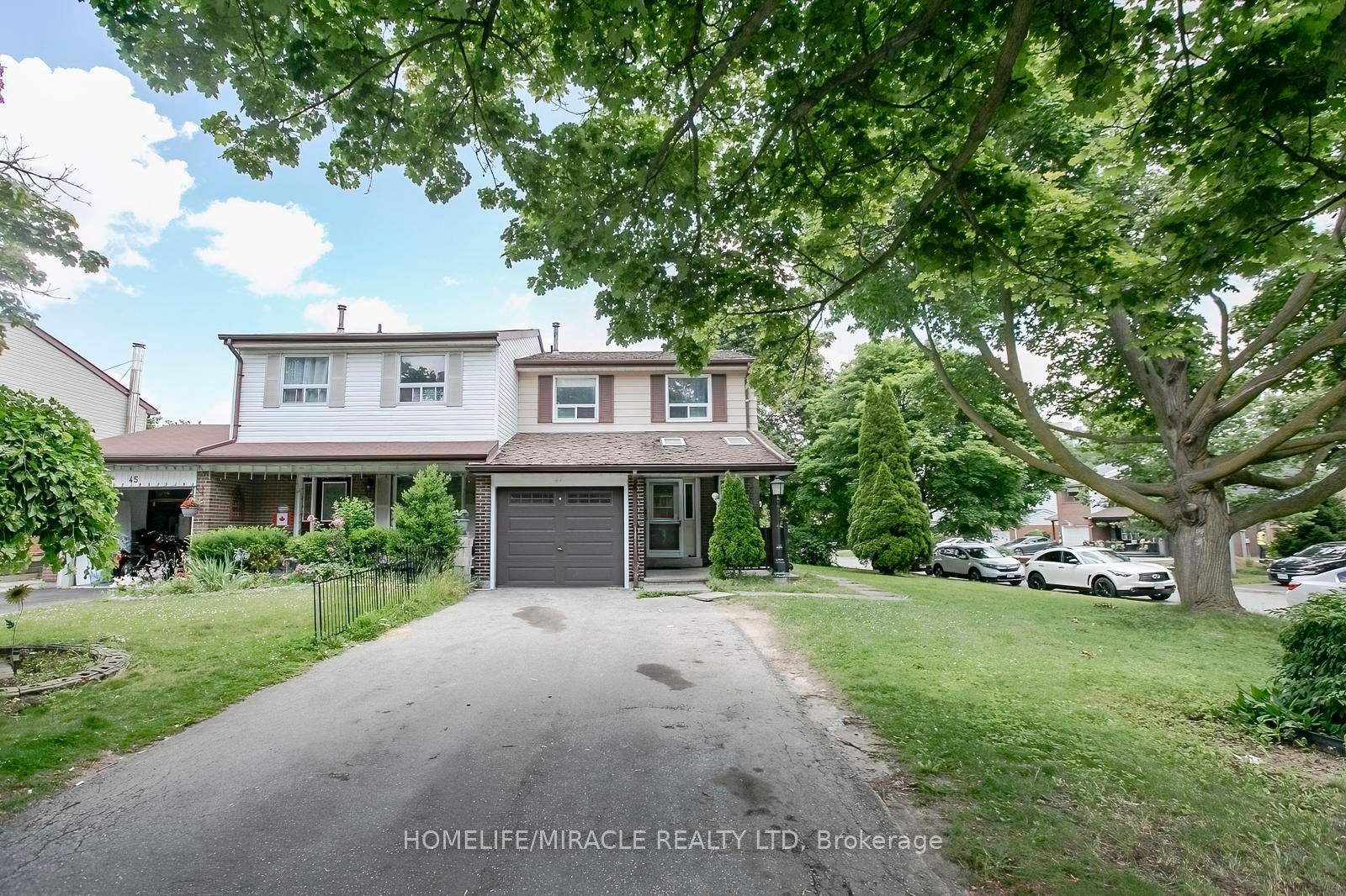 47 Longbourne Crescent Property Photo 1