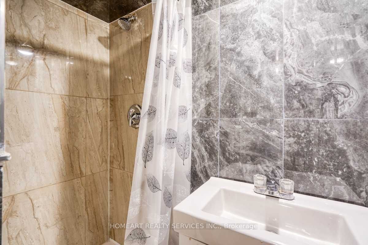 27 Gosford Boulevard 1 Property Photo 19