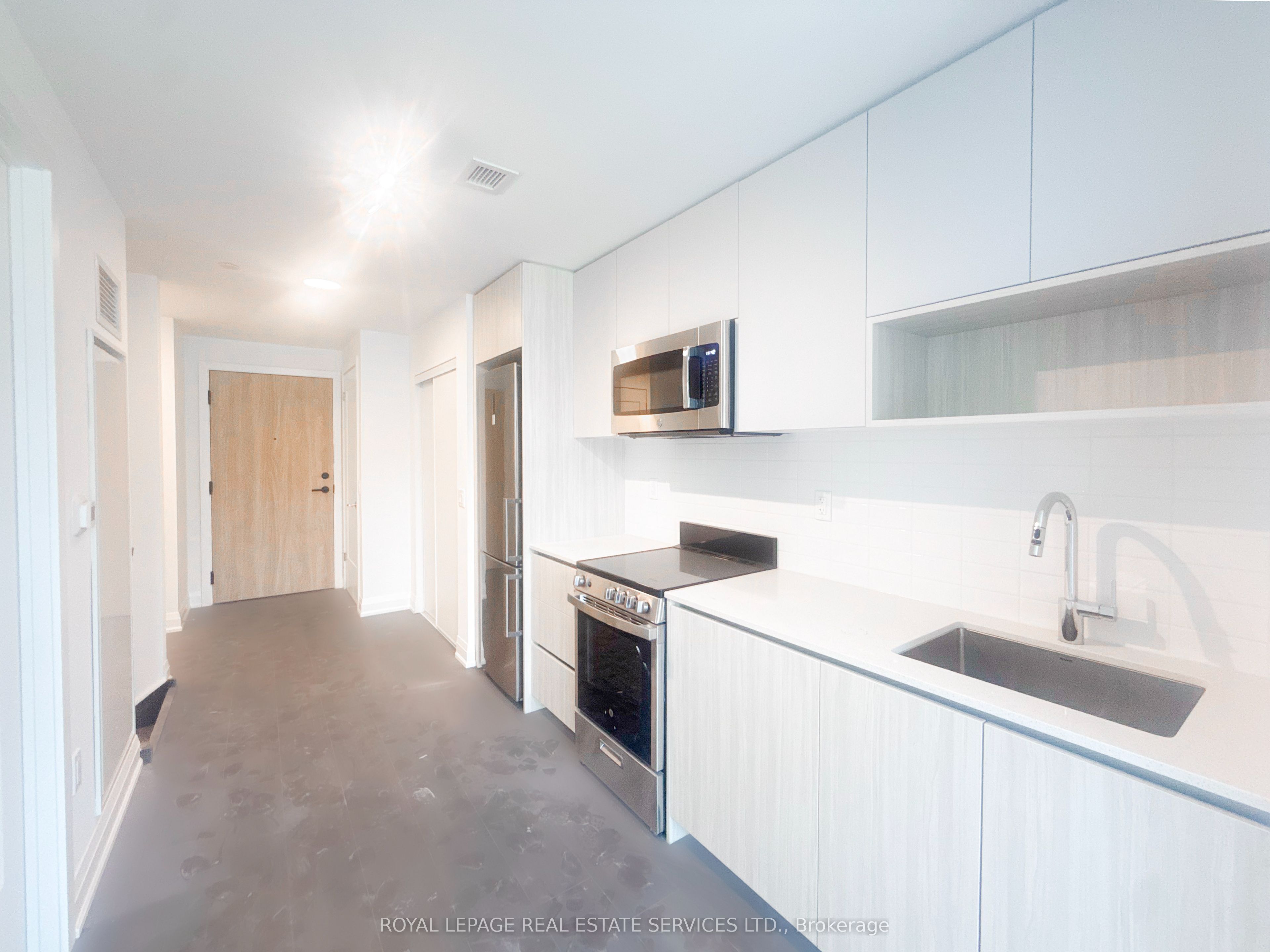 799 The Queensway 105 Upper Property Photo 6