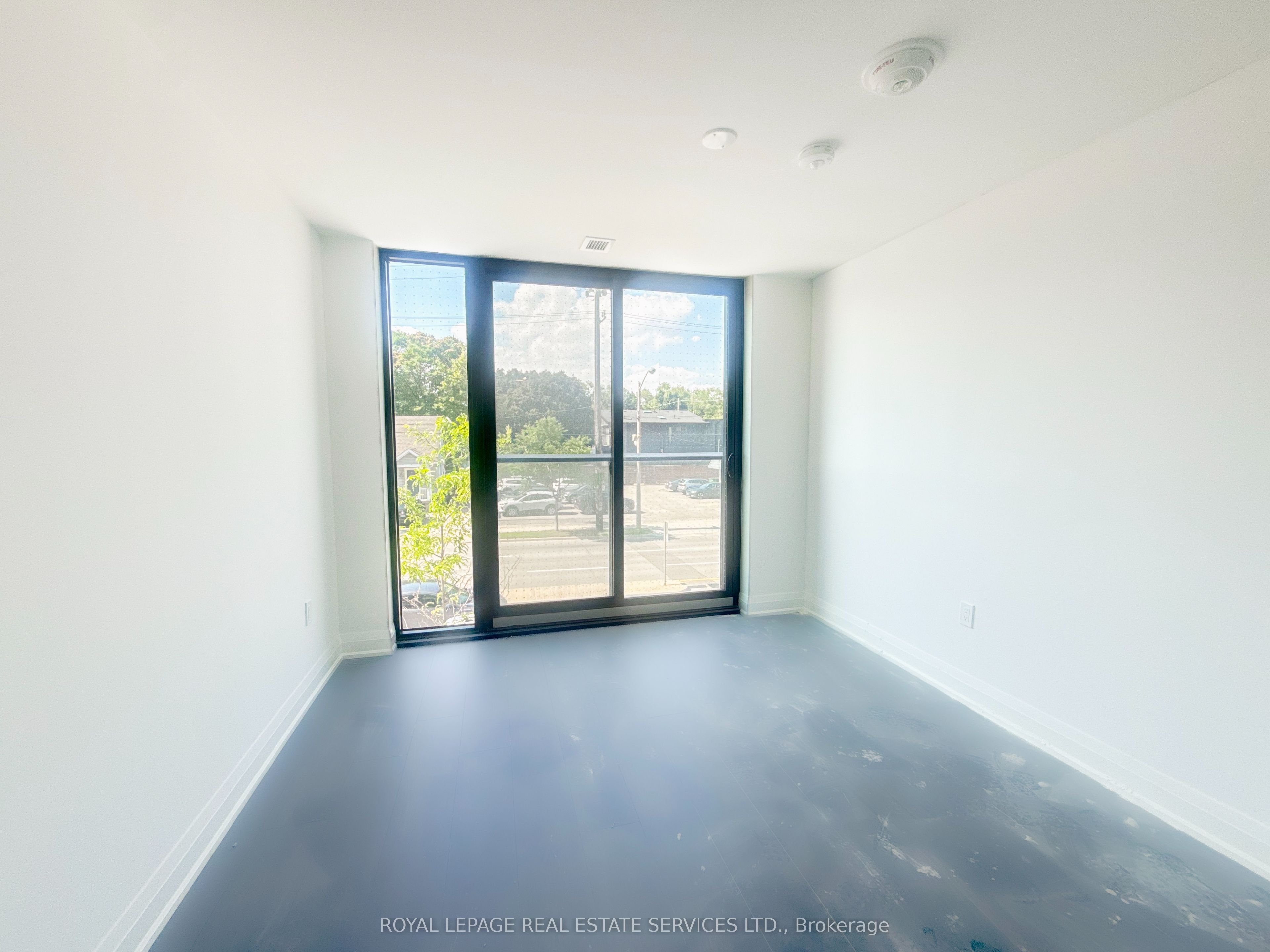 799 The Queensway 105 Upper Property Photo 9