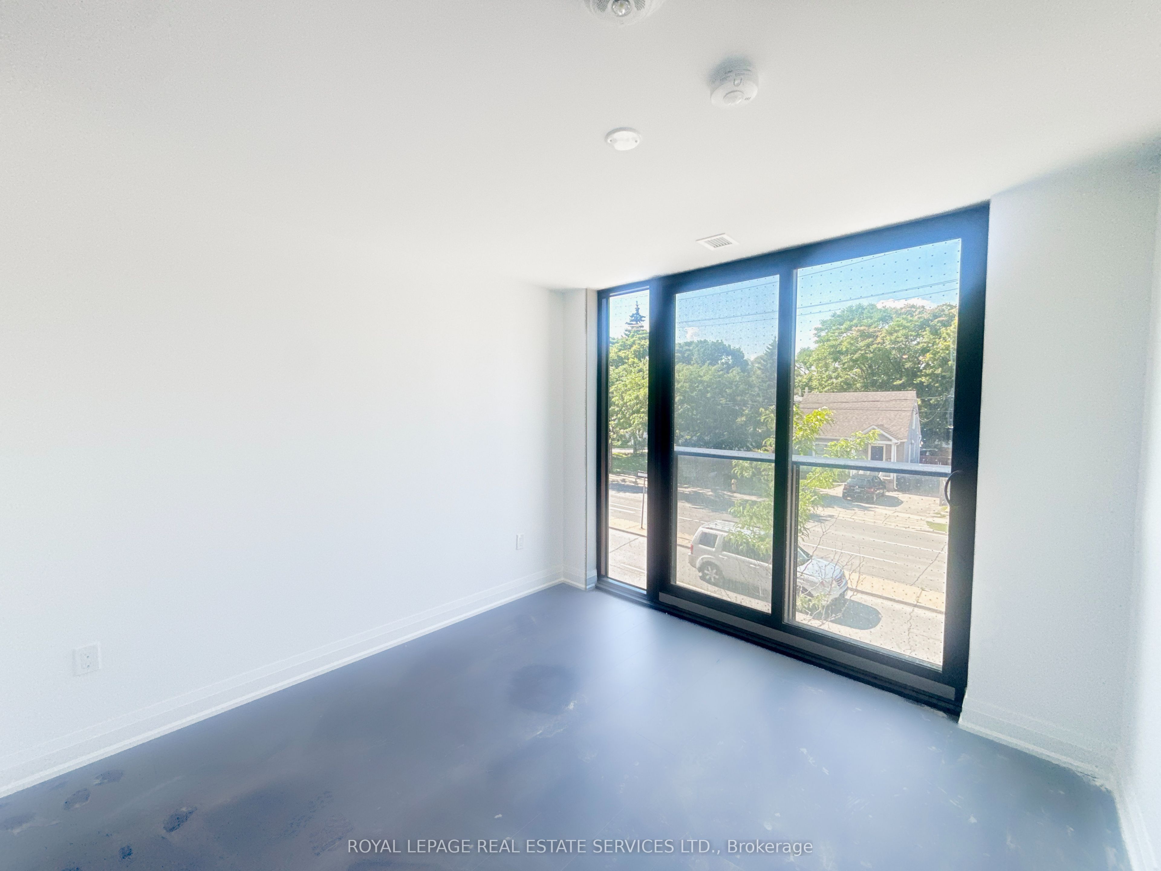 799 The Queensway 105 Upper Property Photo 11