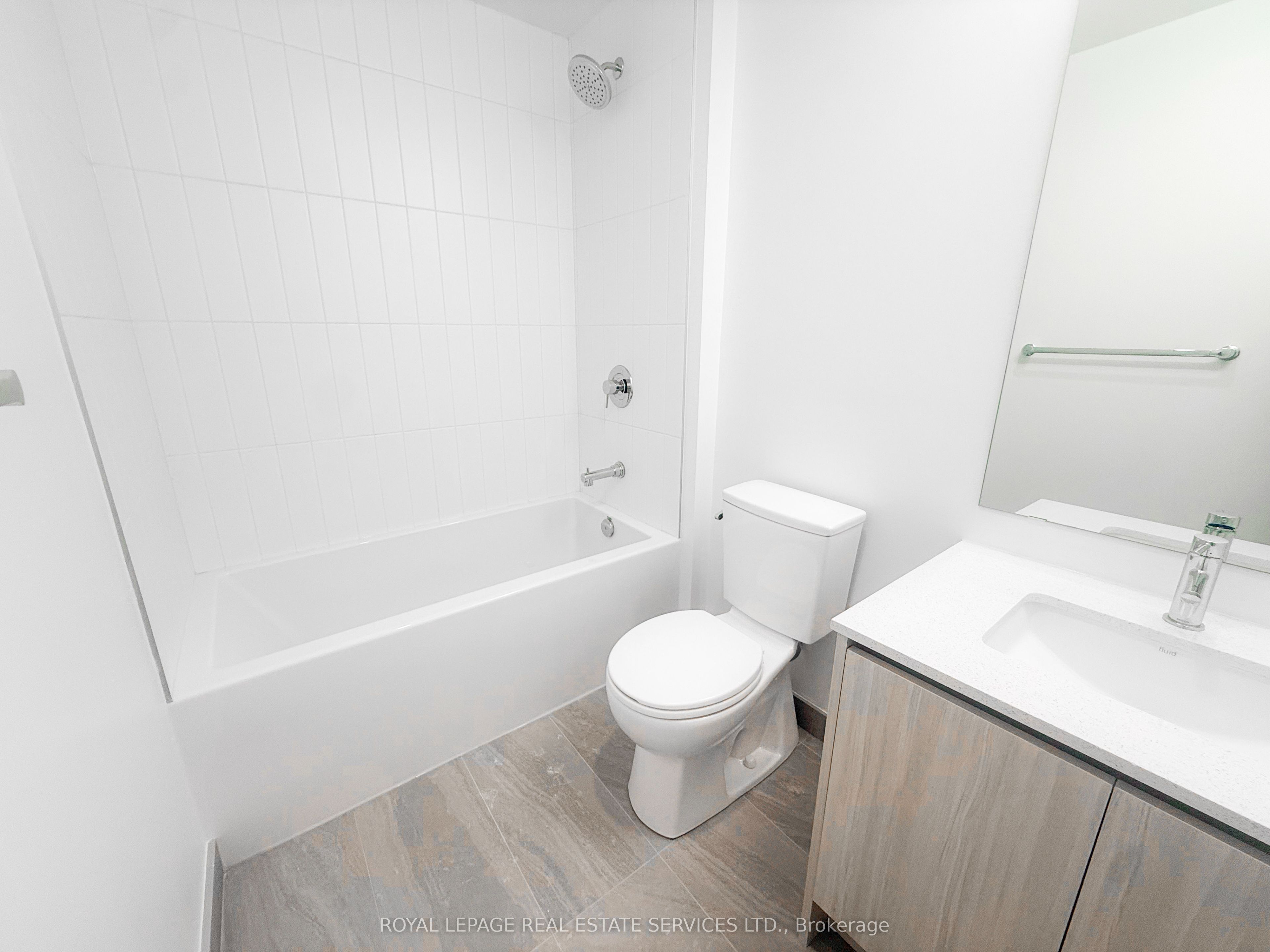799 The Queensway 105 Upper Property Photo 18