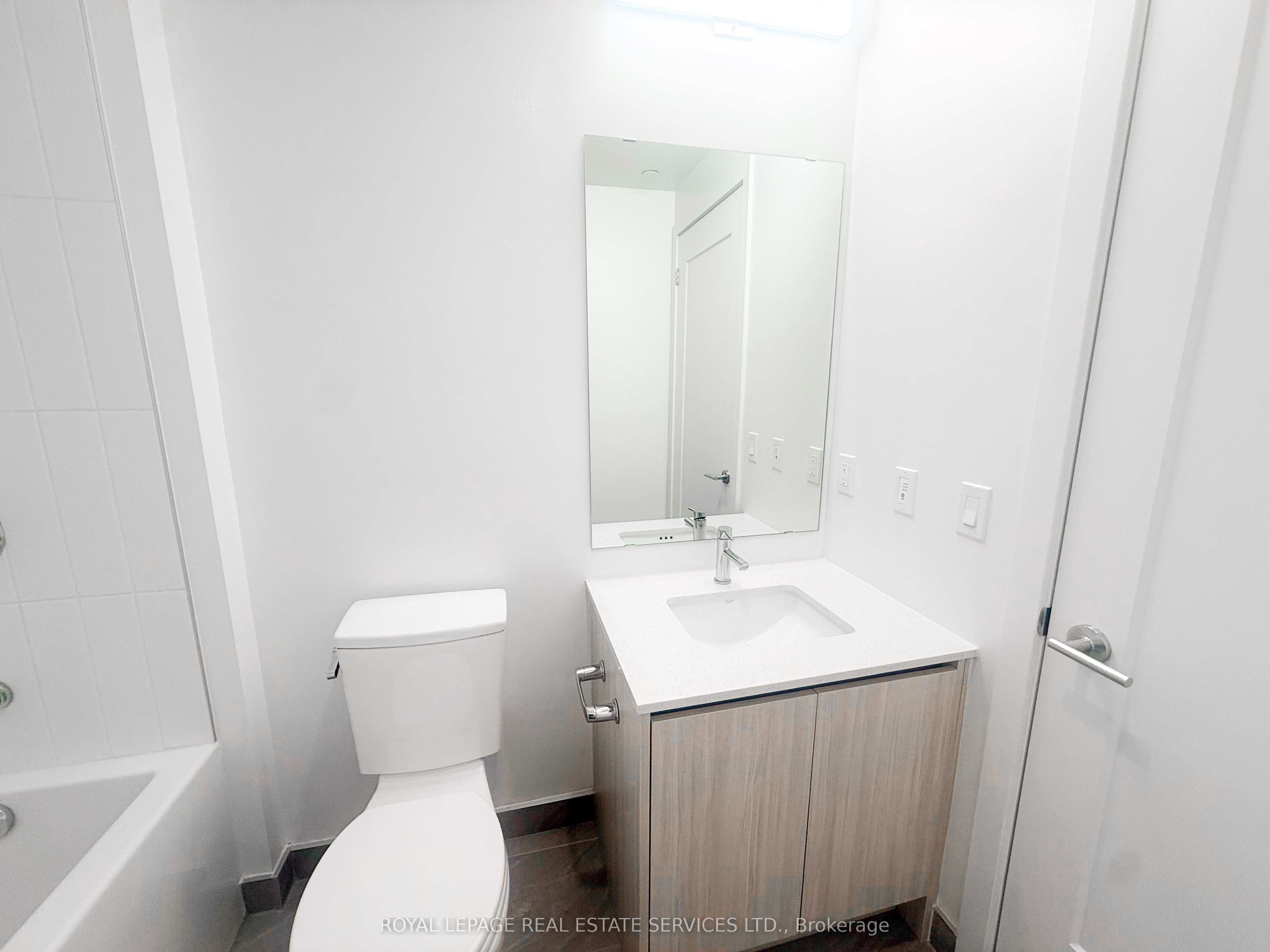 799 The Queensway 105 Upper Property Photo 20