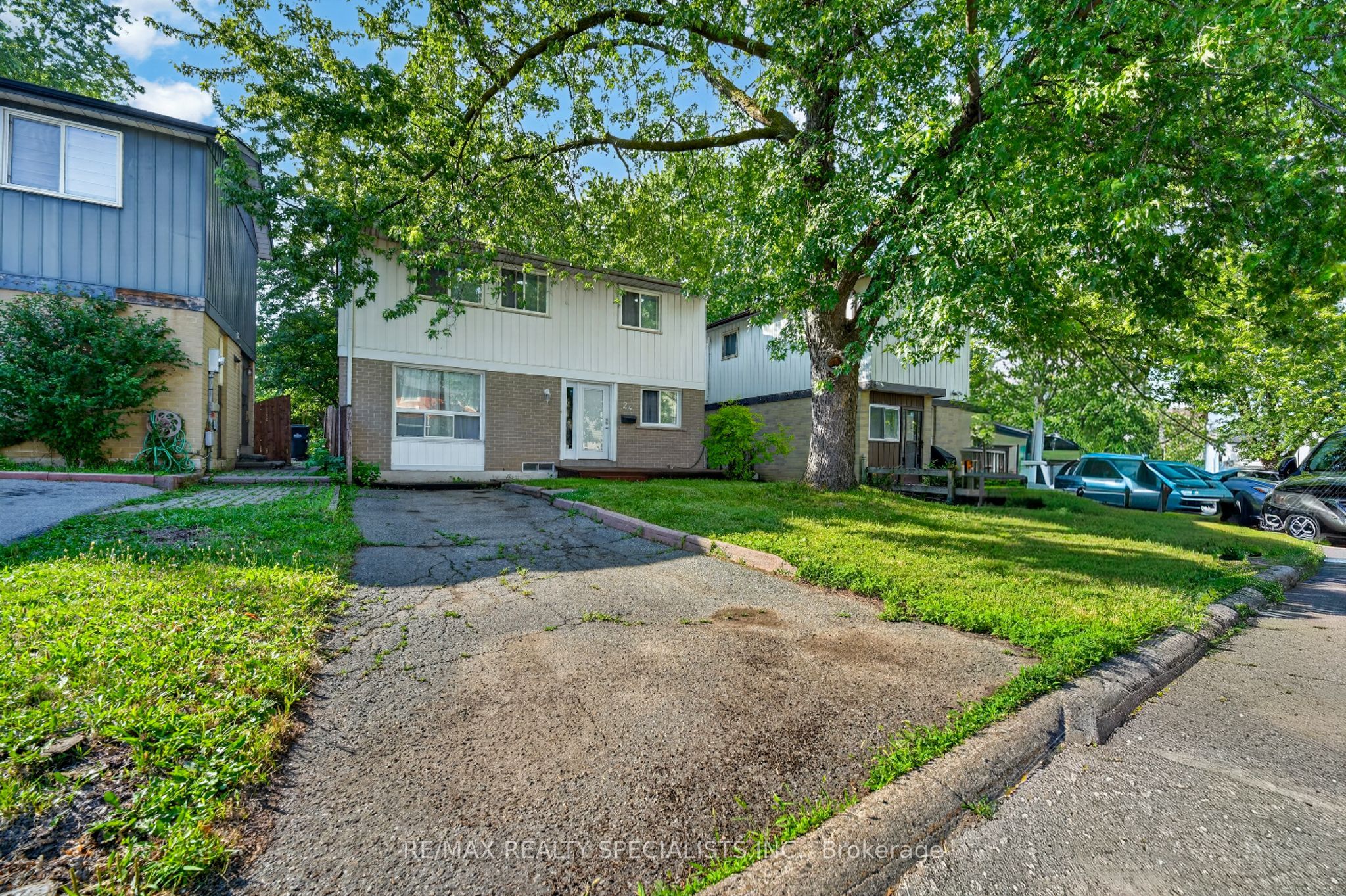 24 Garrison Square Property Photo 2
