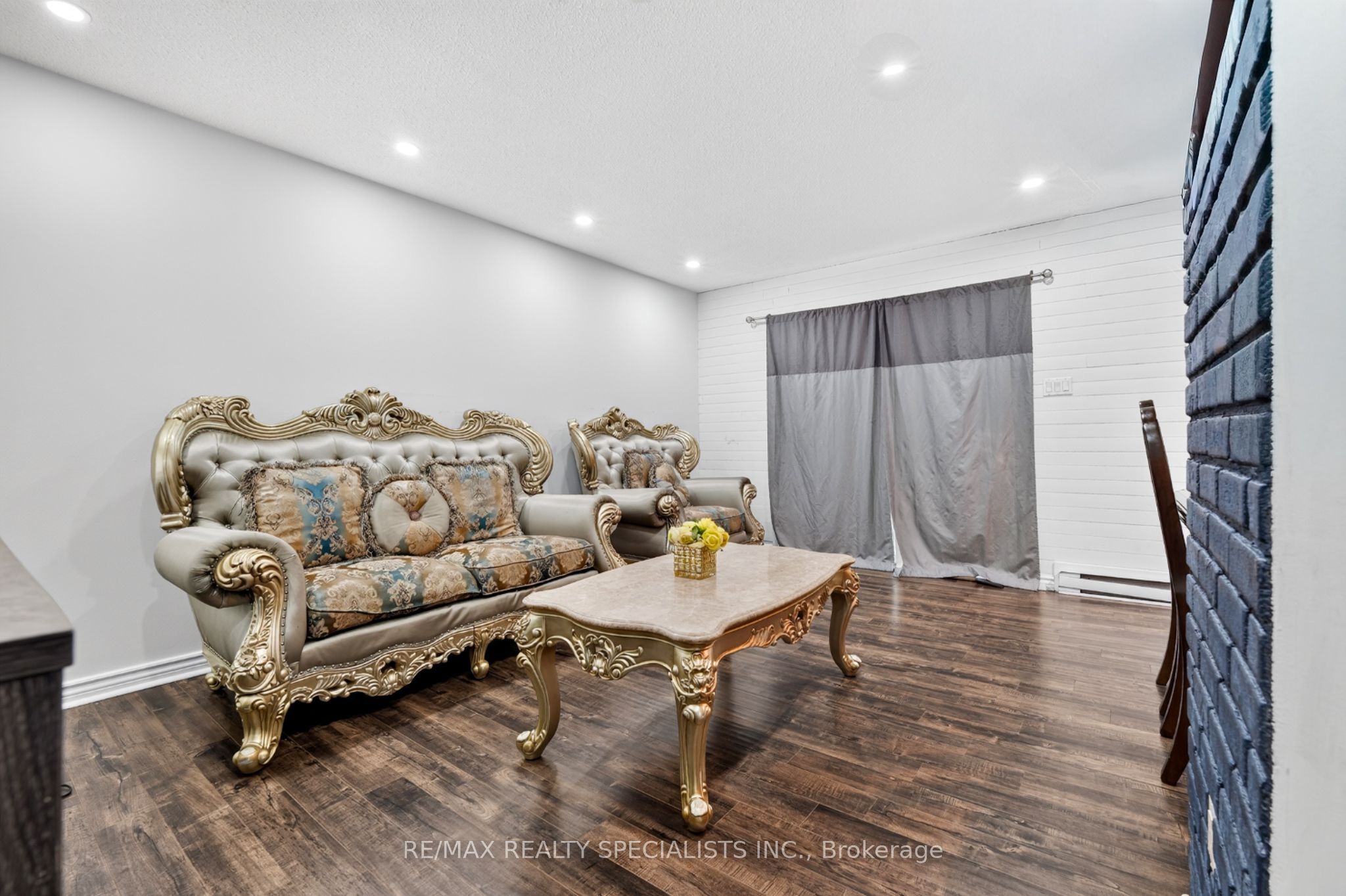 24 Garrison Square Property Photo 7
