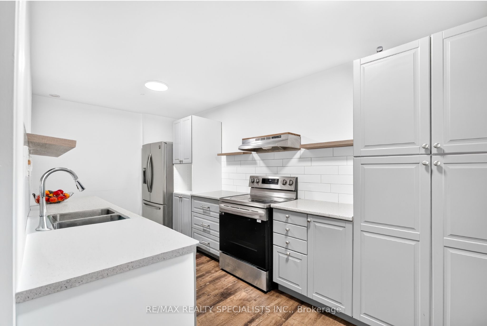 24 Garrison Square Property Photo 11