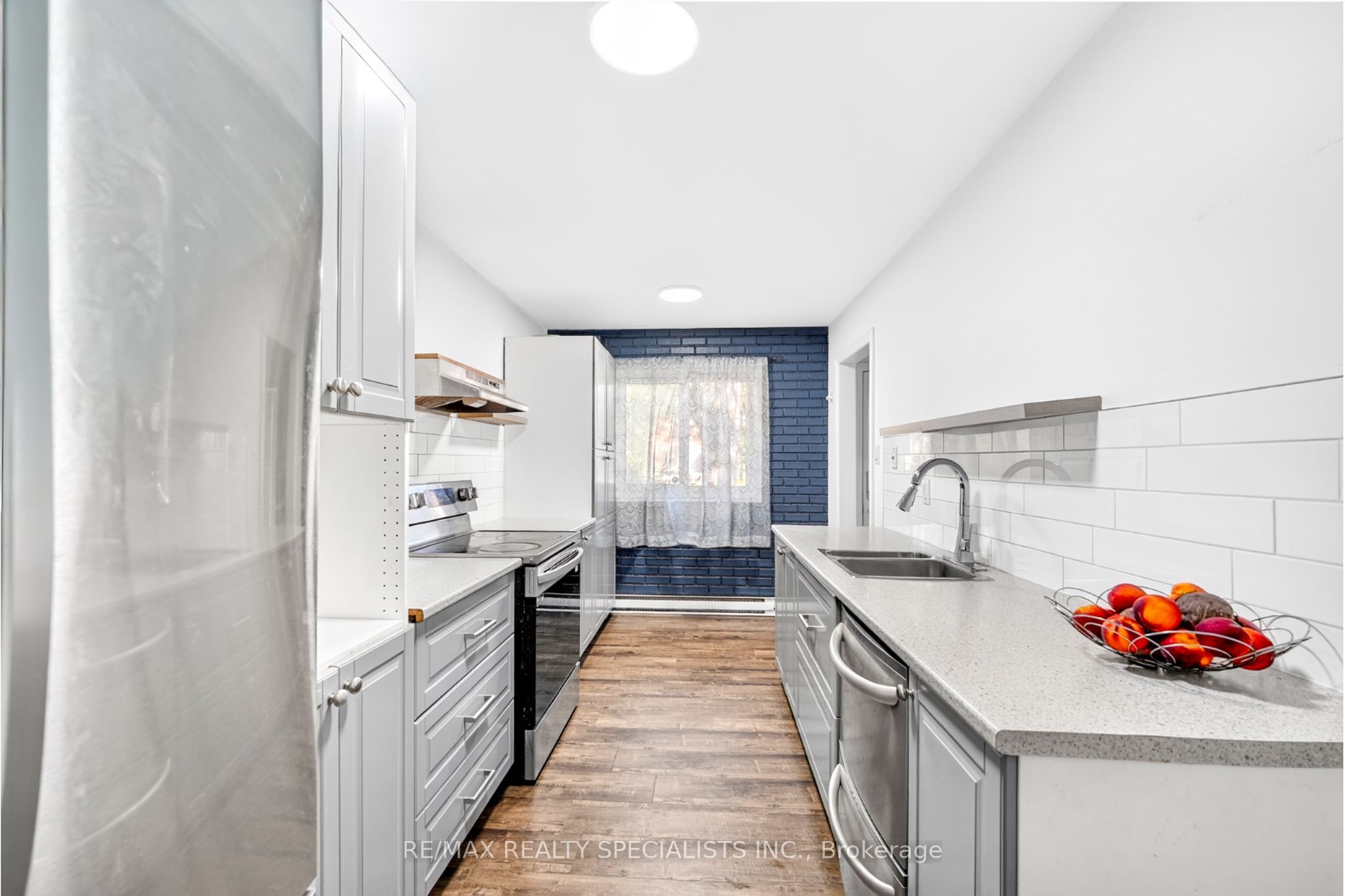 24 Garrison Square Property Photo 12