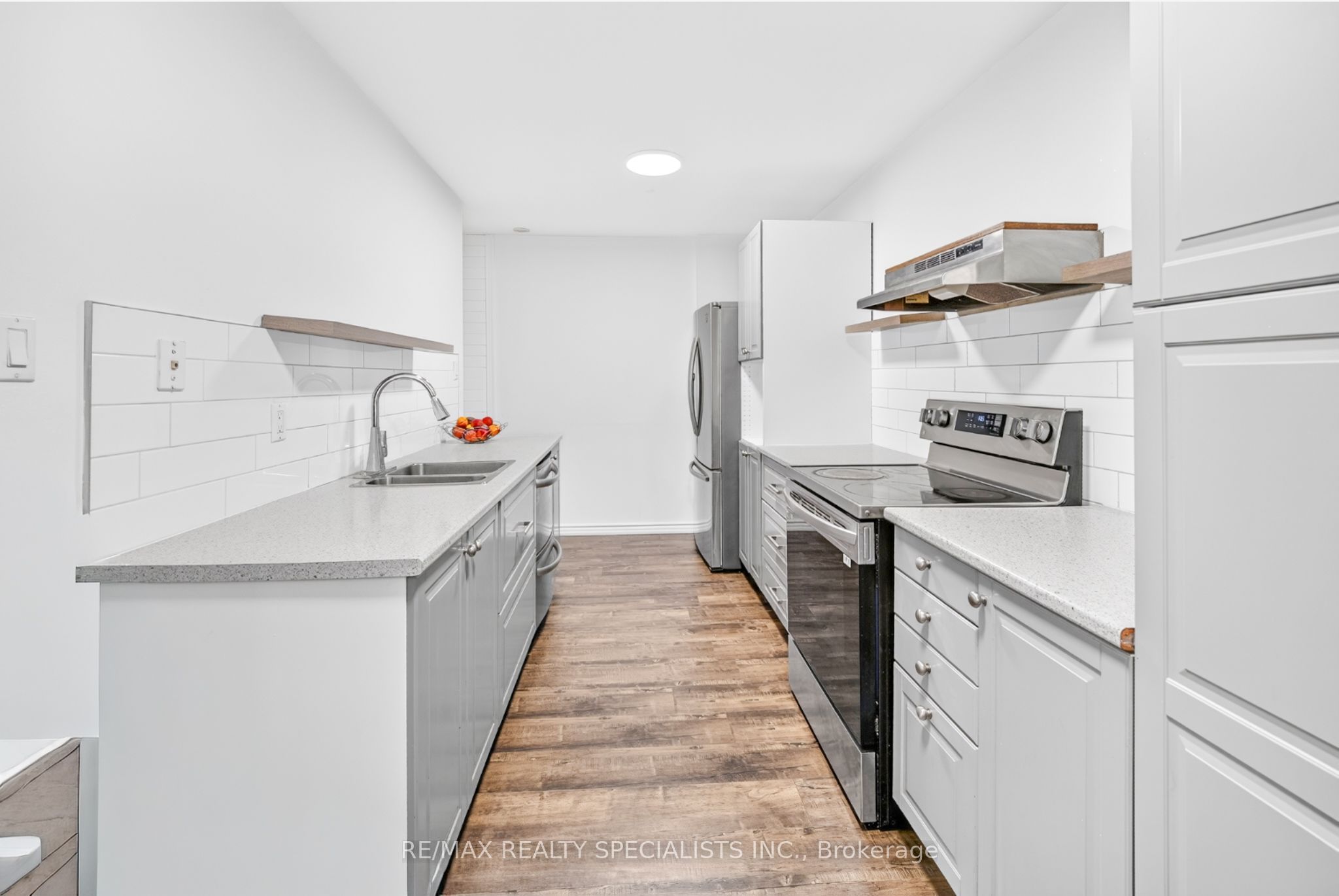 24 Garrison Square Property Photo 13