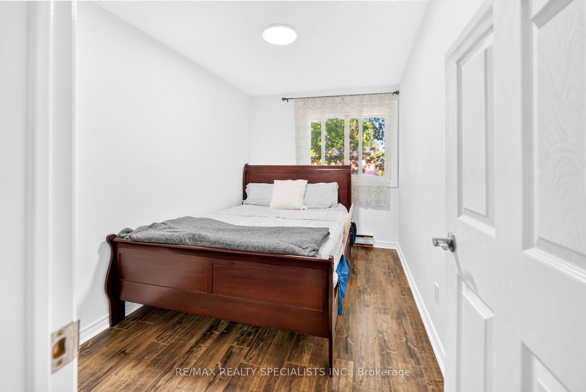 24 Garrison Square Property Photo 22