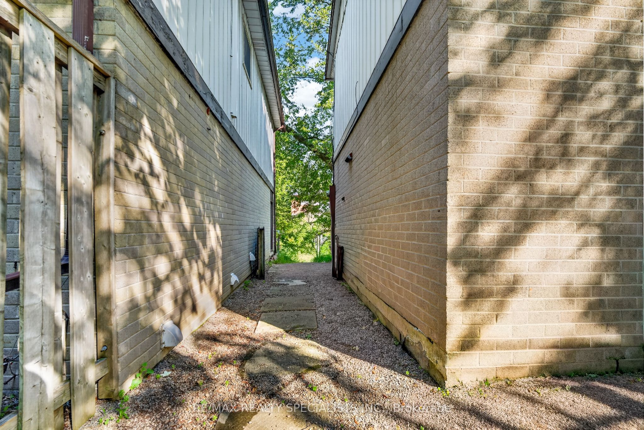 24 Garrison Square Property Photo 47