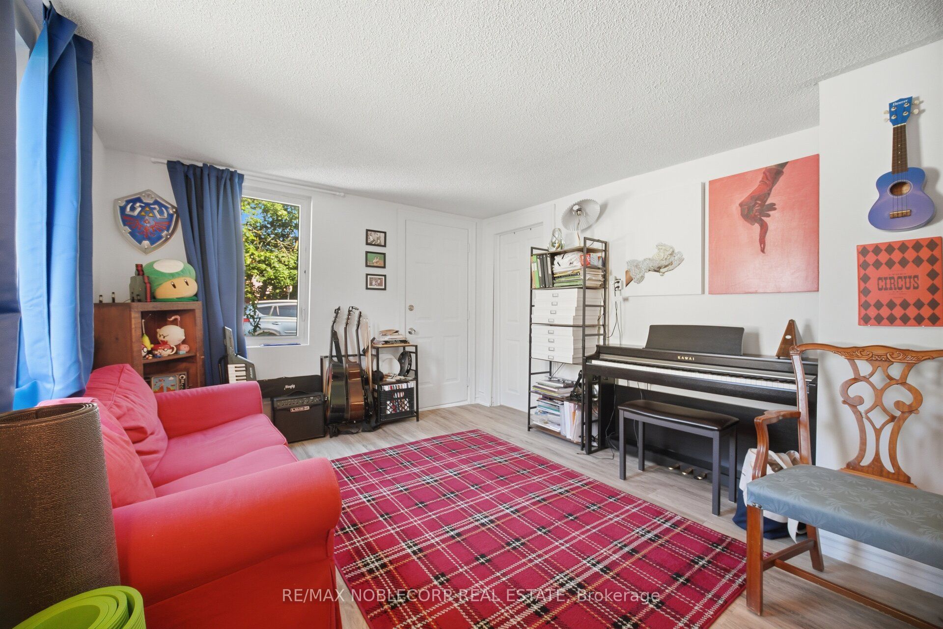 262 Pine Street Property Photo 7