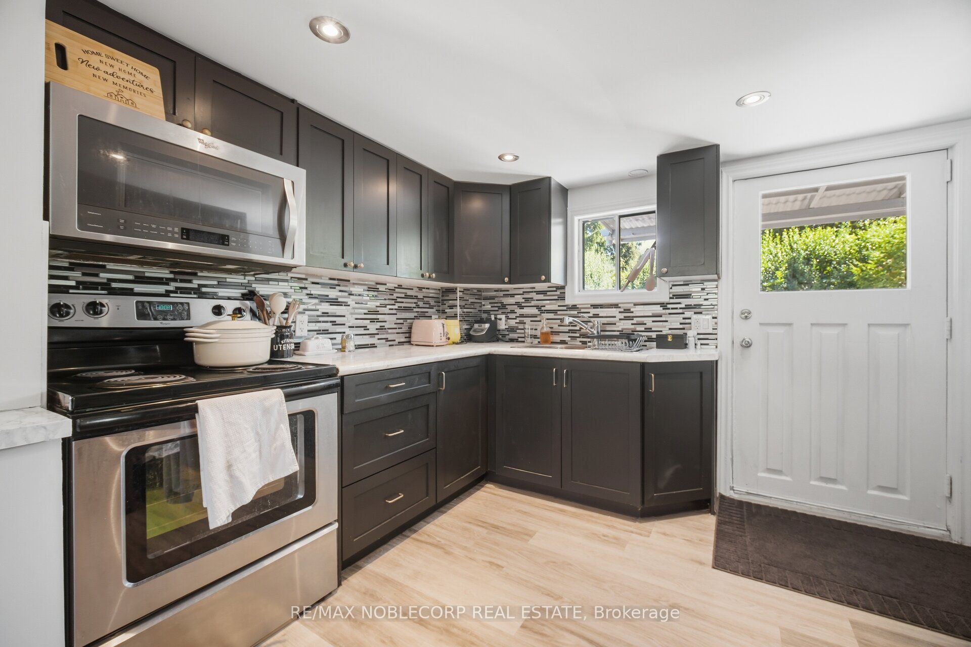 262 Pine Street Property Photo 10