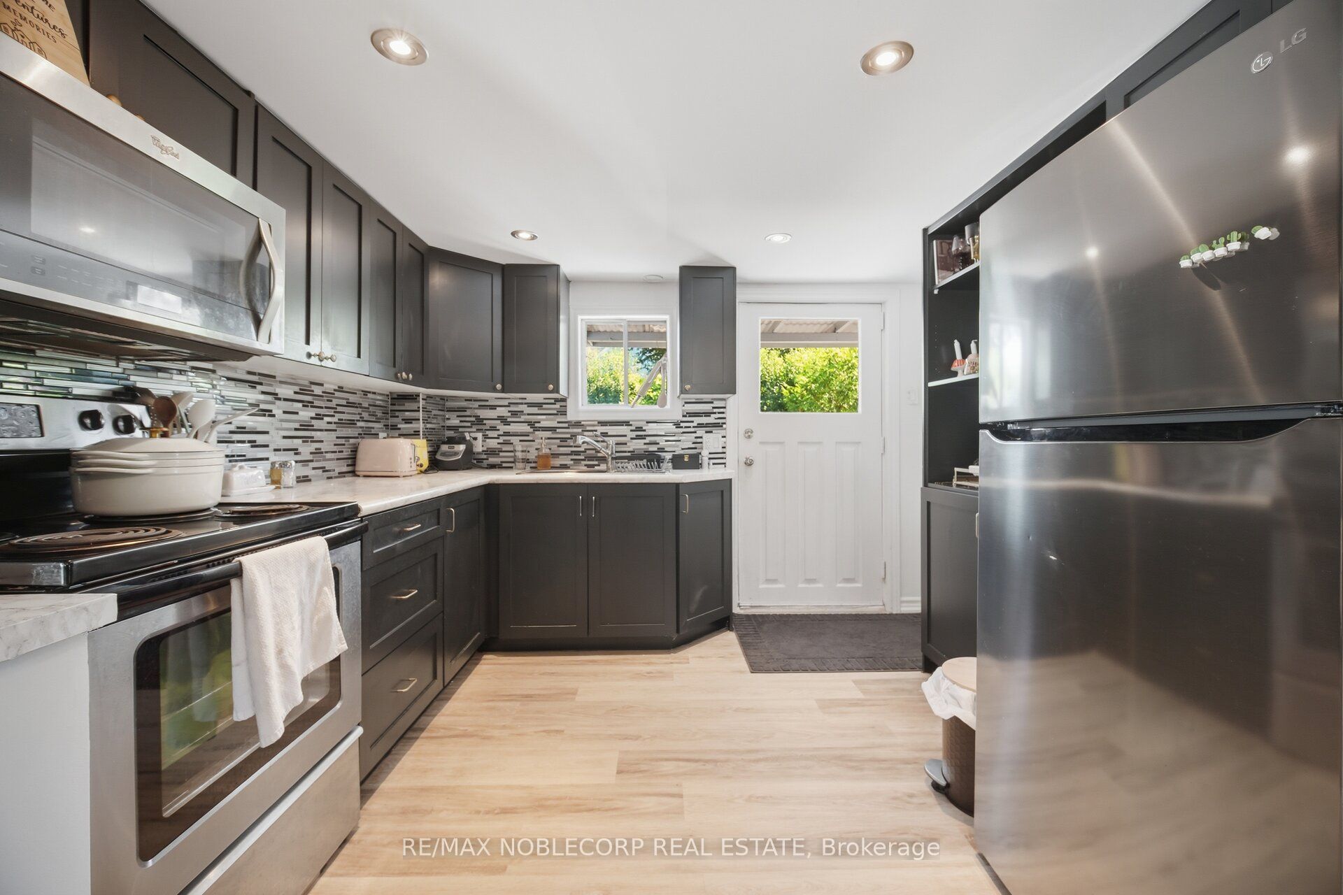 262 Pine Street Property Photo 12