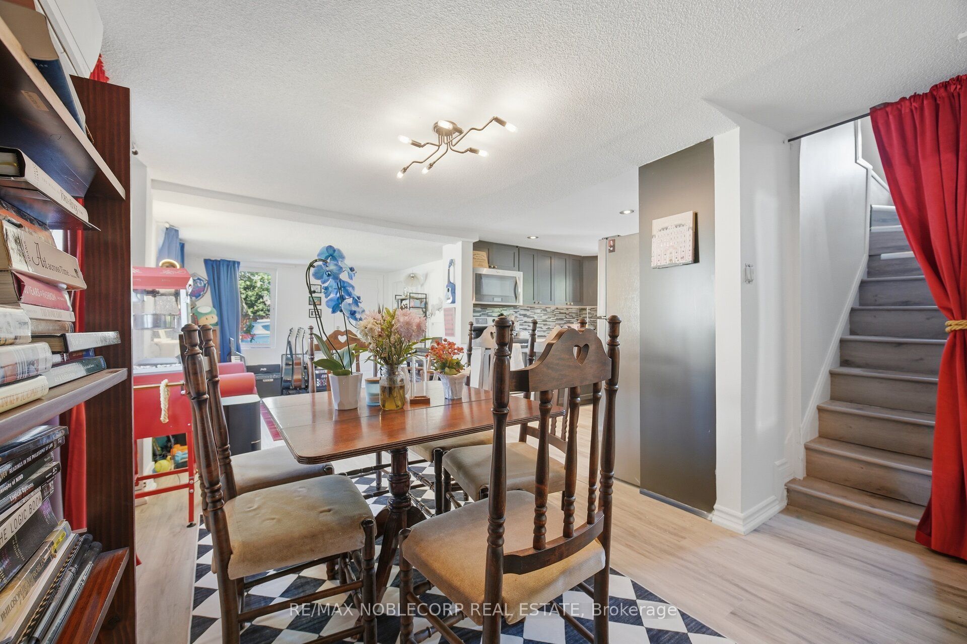 262 Pine Street Property Photo 15