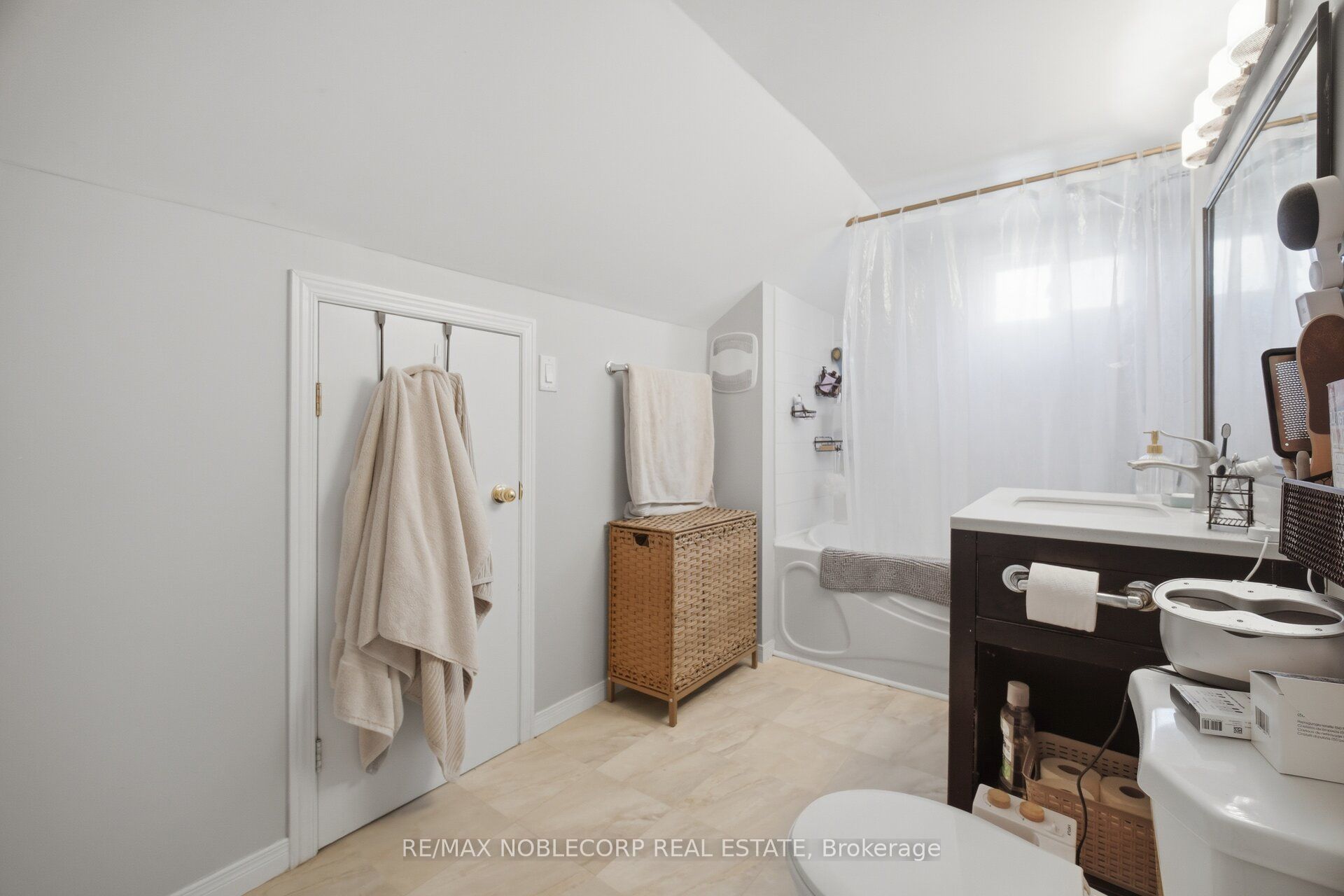 262 Pine Street Property Photo 28
