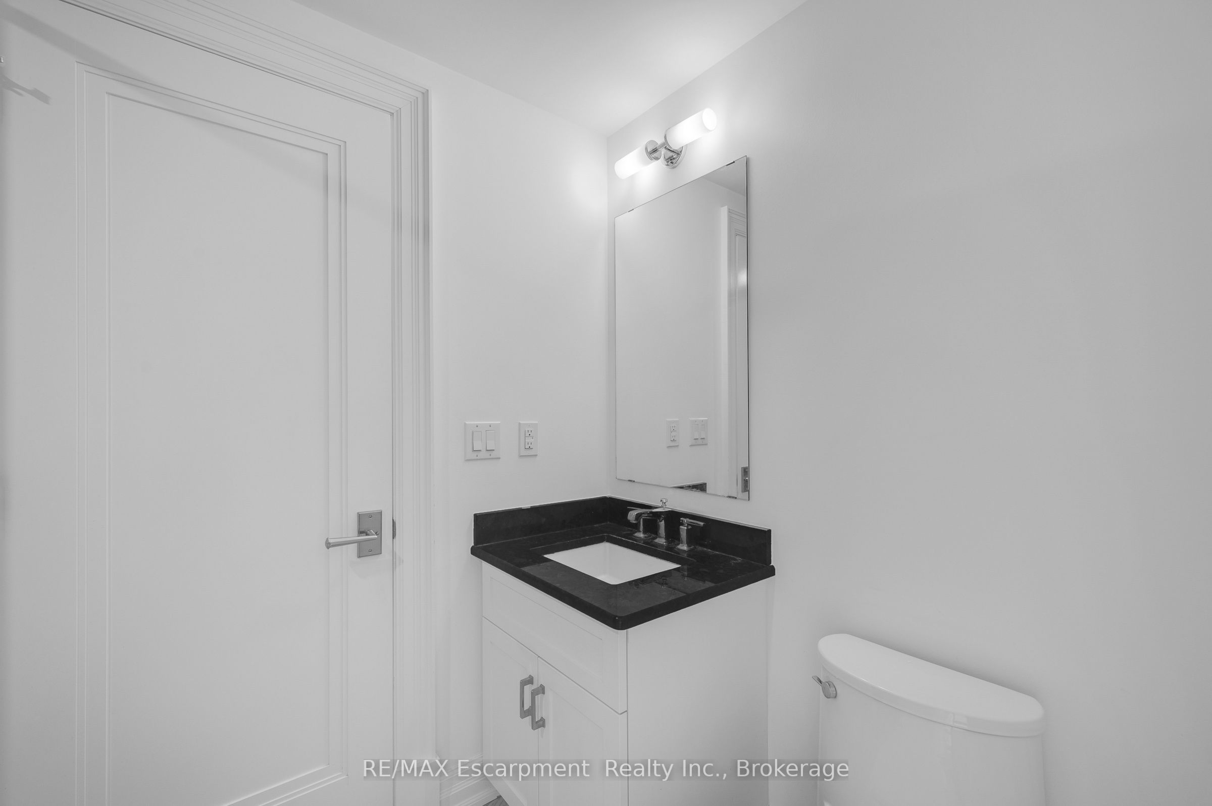 2060 Lakeshore Road 605 Property Photo 22