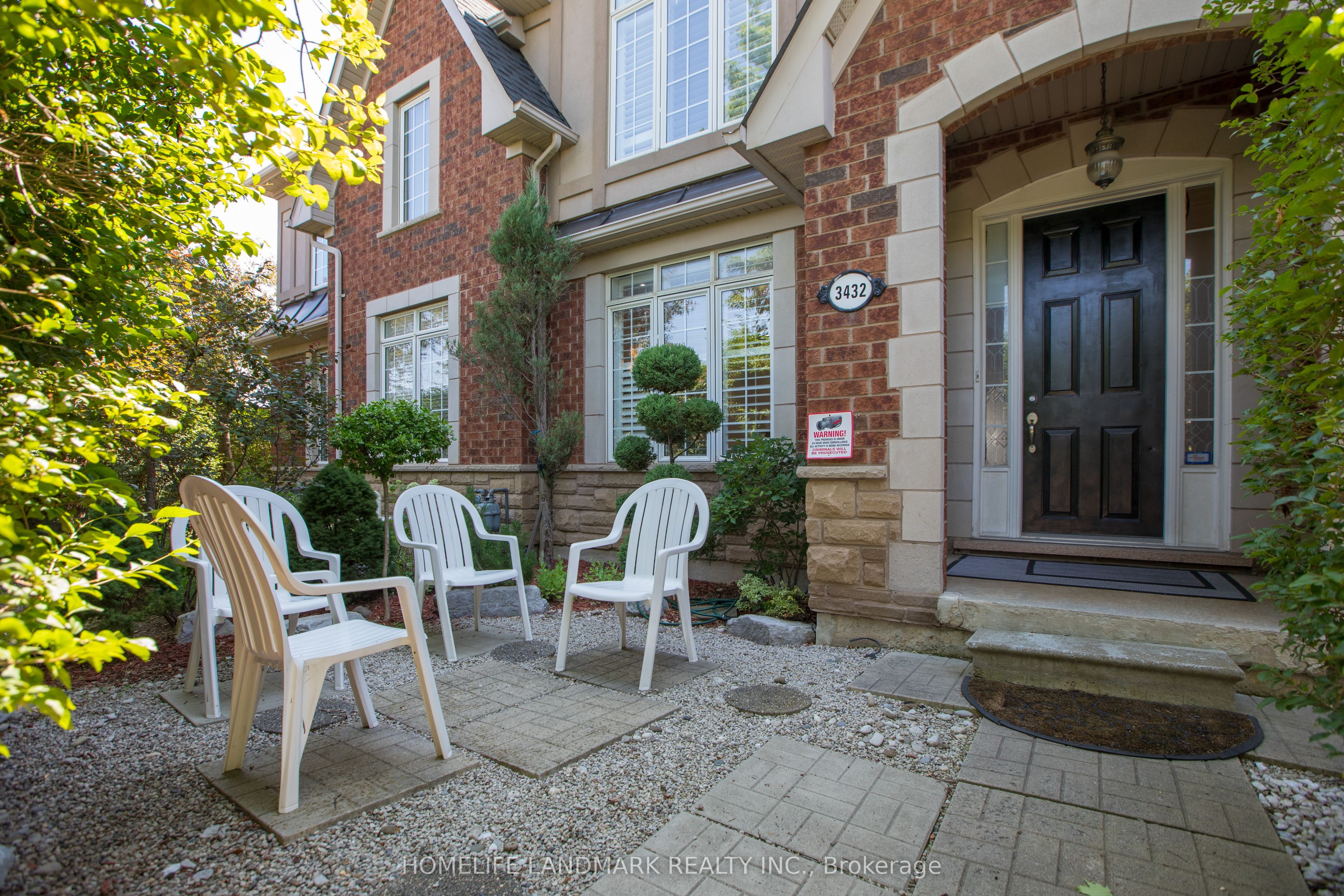 3432 Eglinton Avenue W Property Photo 6