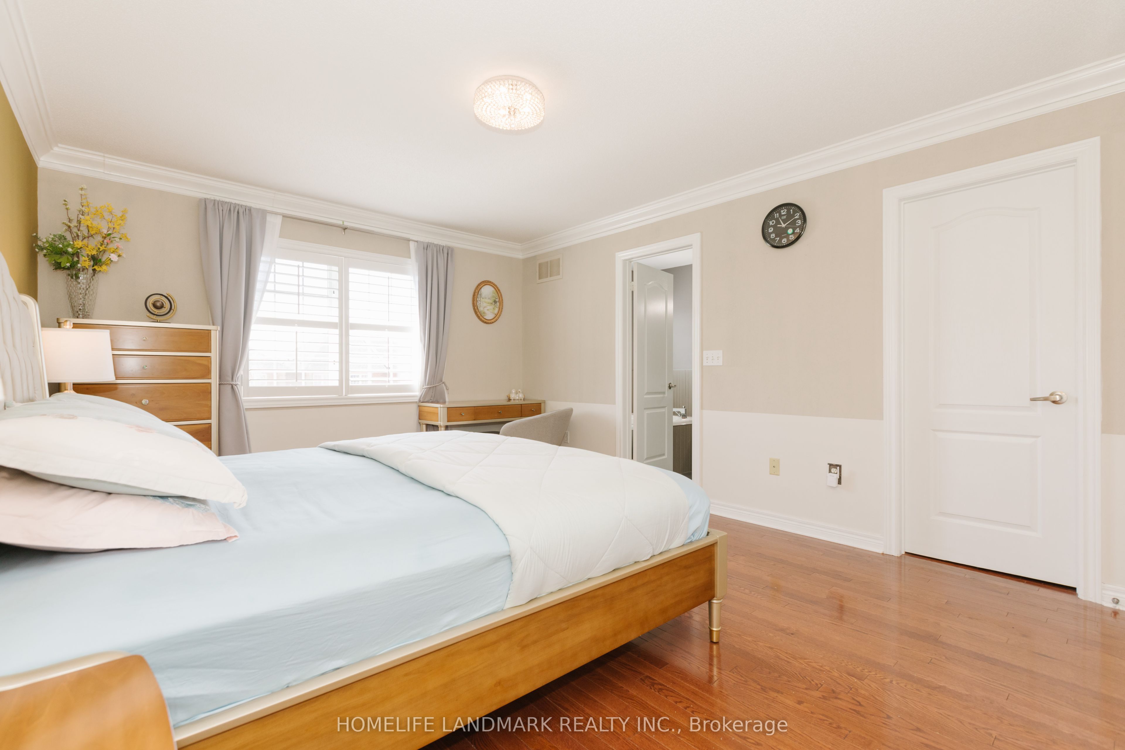 3432 Eglinton Avenue W Property Photo 20