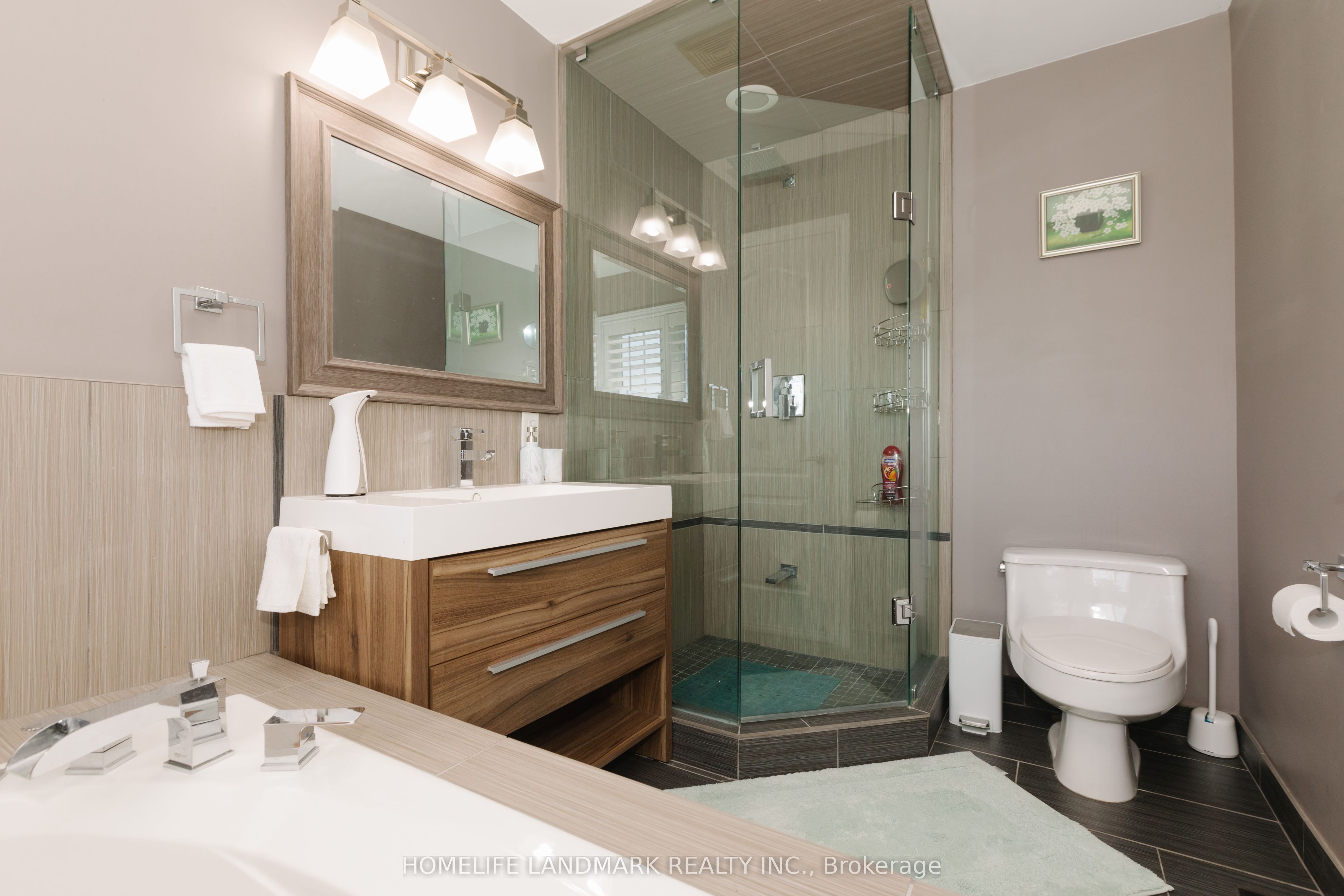 3432 Eglinton Avenue W Property Photo 21
