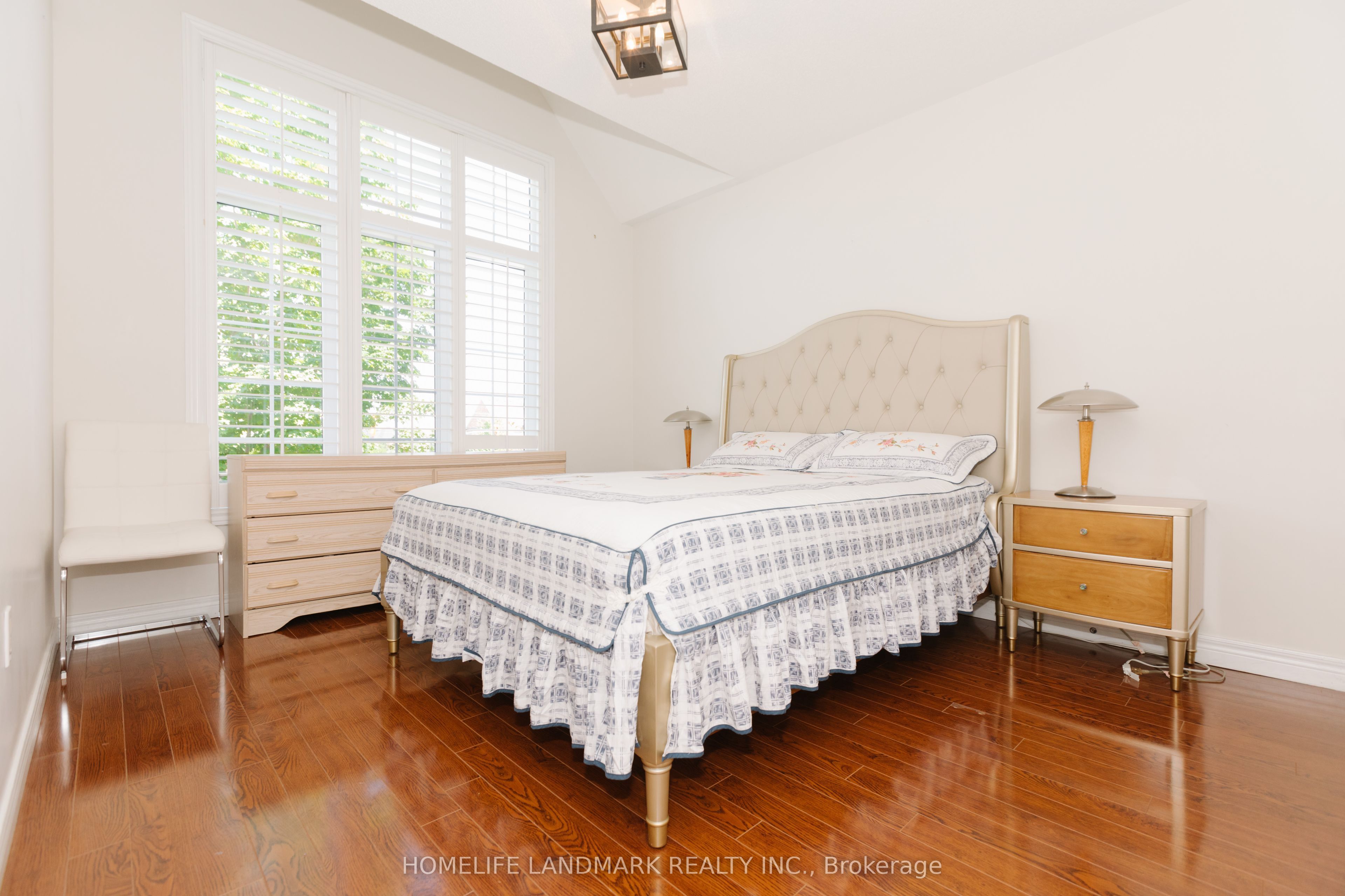 3432 Eglinton Avenue W Property Photo 23