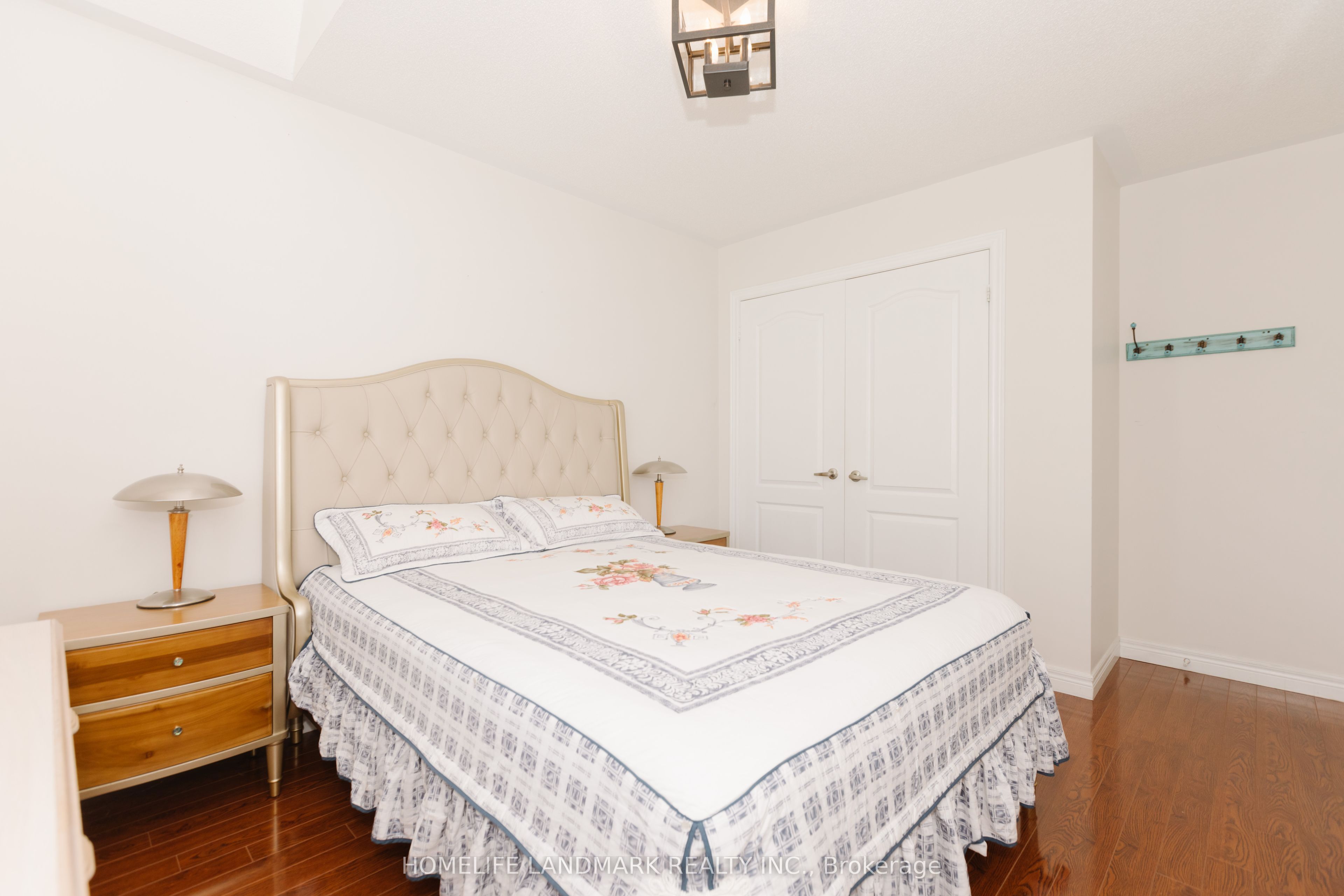 3432 Eglinton Avenue W Property Photo 24