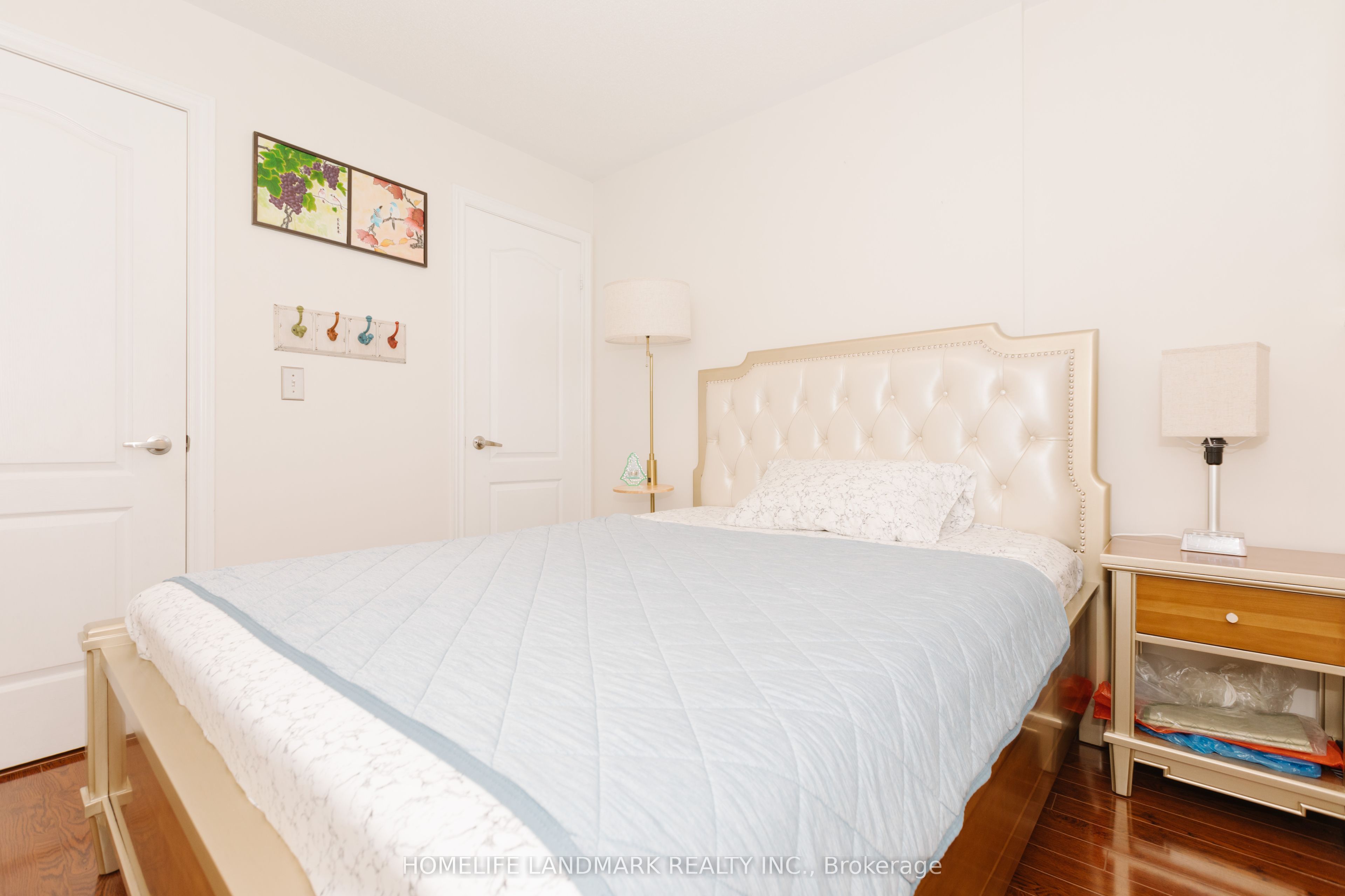 3432 Eglinton Avenue W Property Photo 26