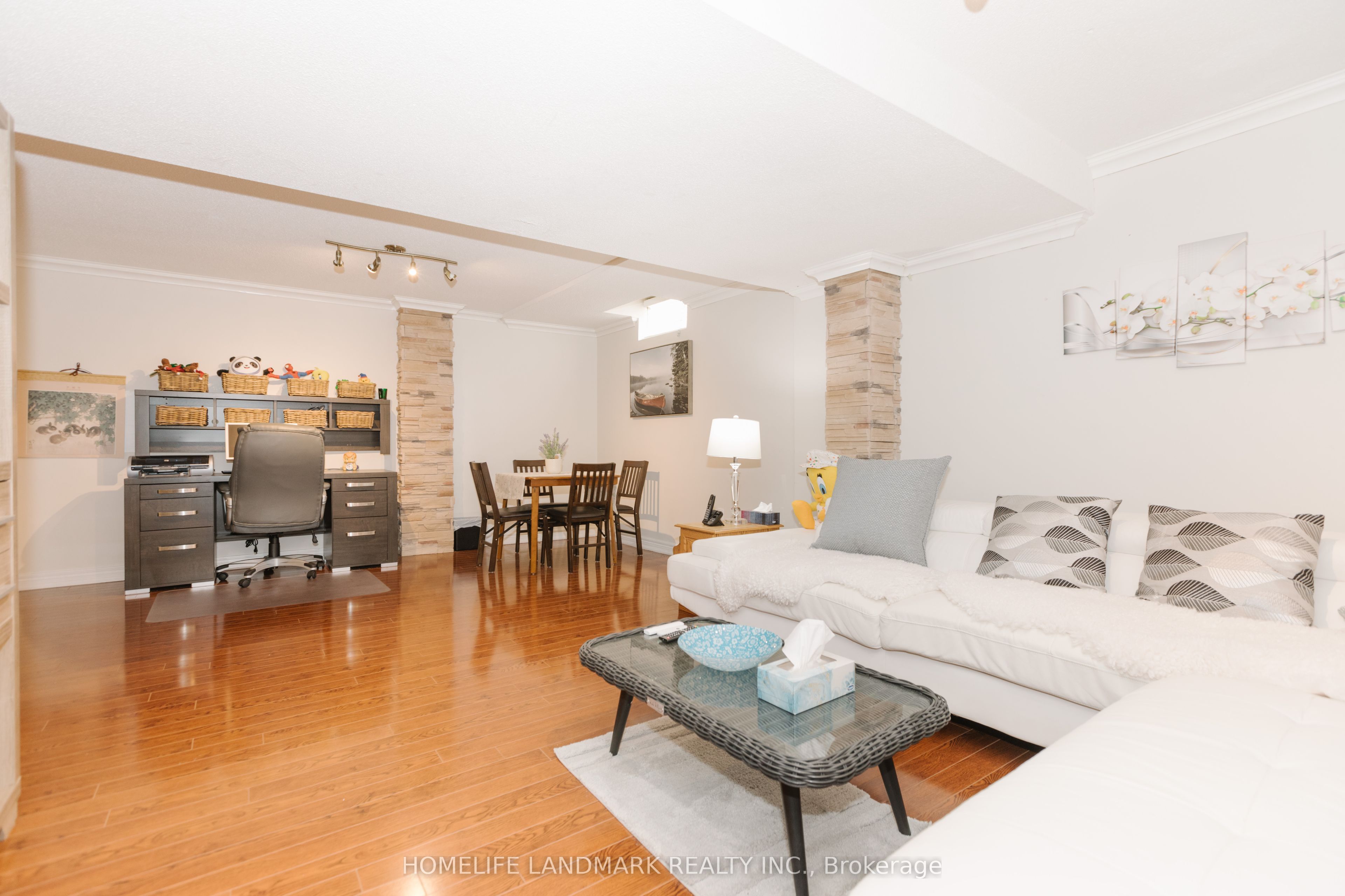 3432 Eglinton Avenue W Property Photo 28