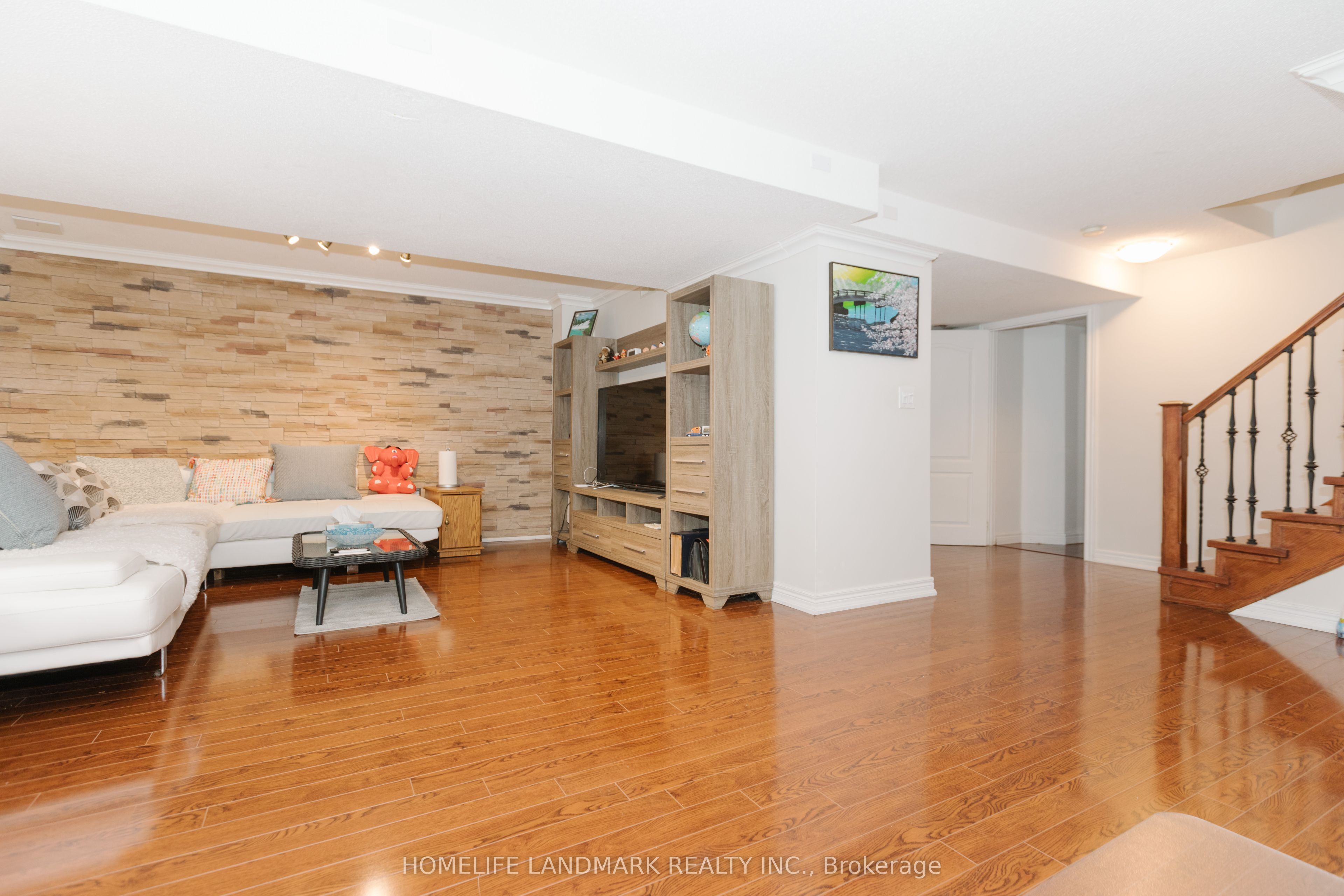 3432 Eglinton Avenue W Property Photo 29