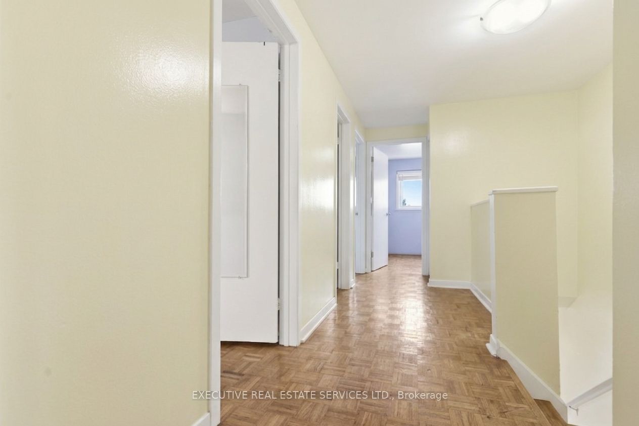 60 Chipwood Crescent Property Photo 6