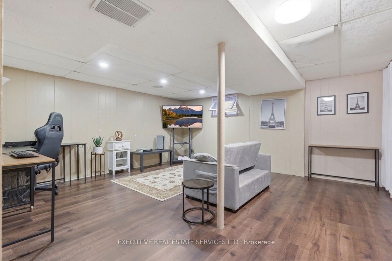 60 Chipwood Crescent Property Photo 15
