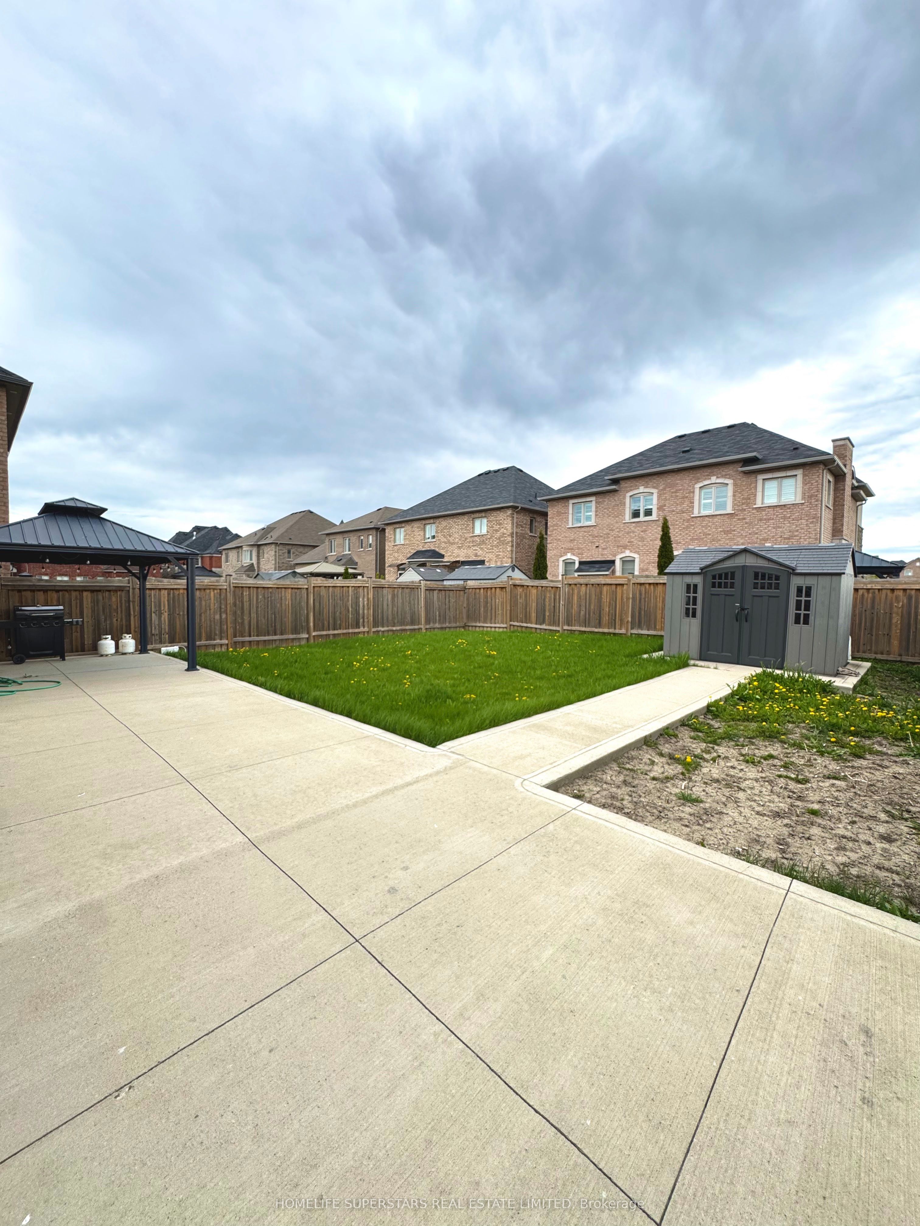 126 Martin Byrne Drive Property Photo 5