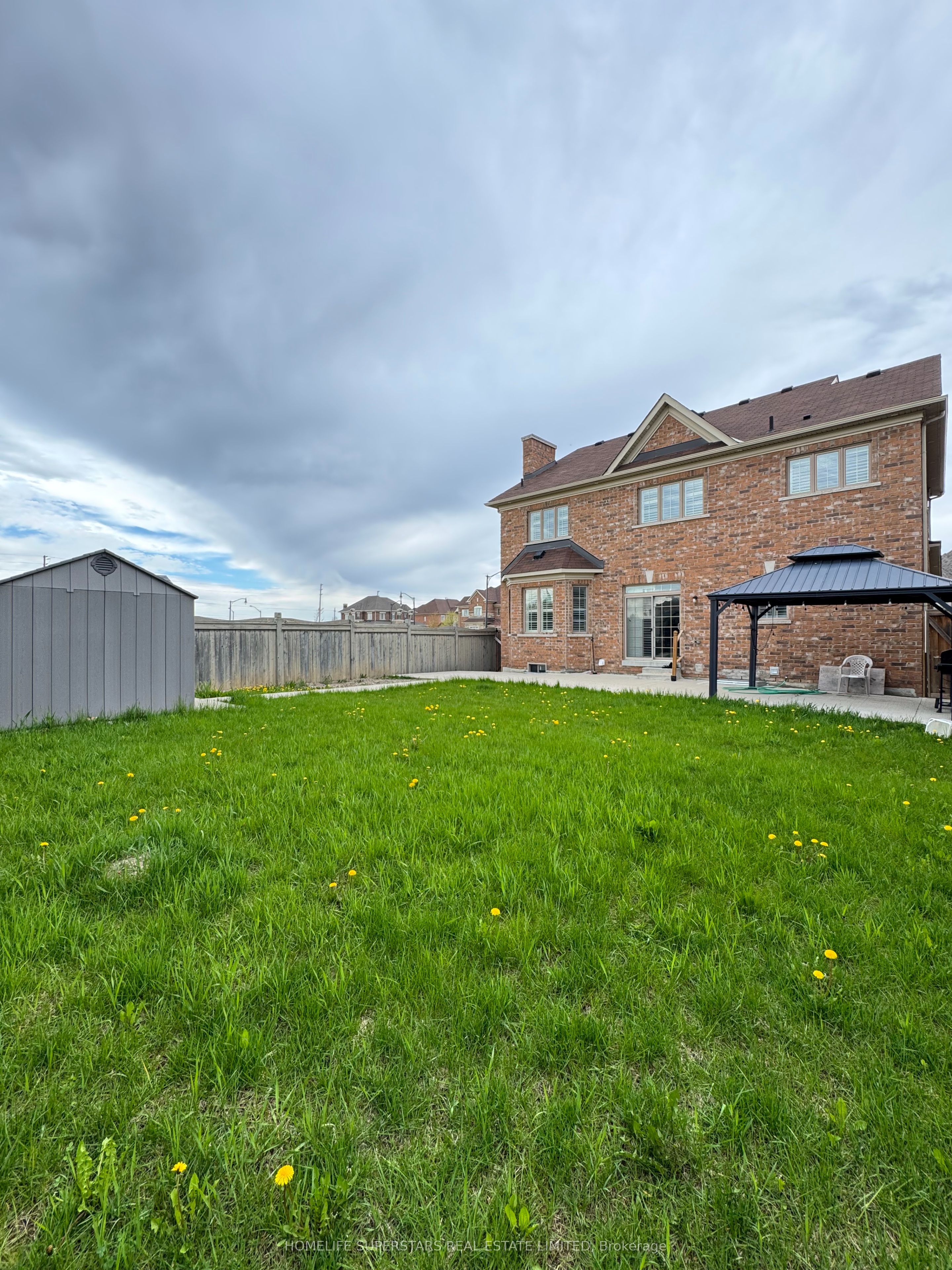 126 Martin Byrne Drive Property Photo 6