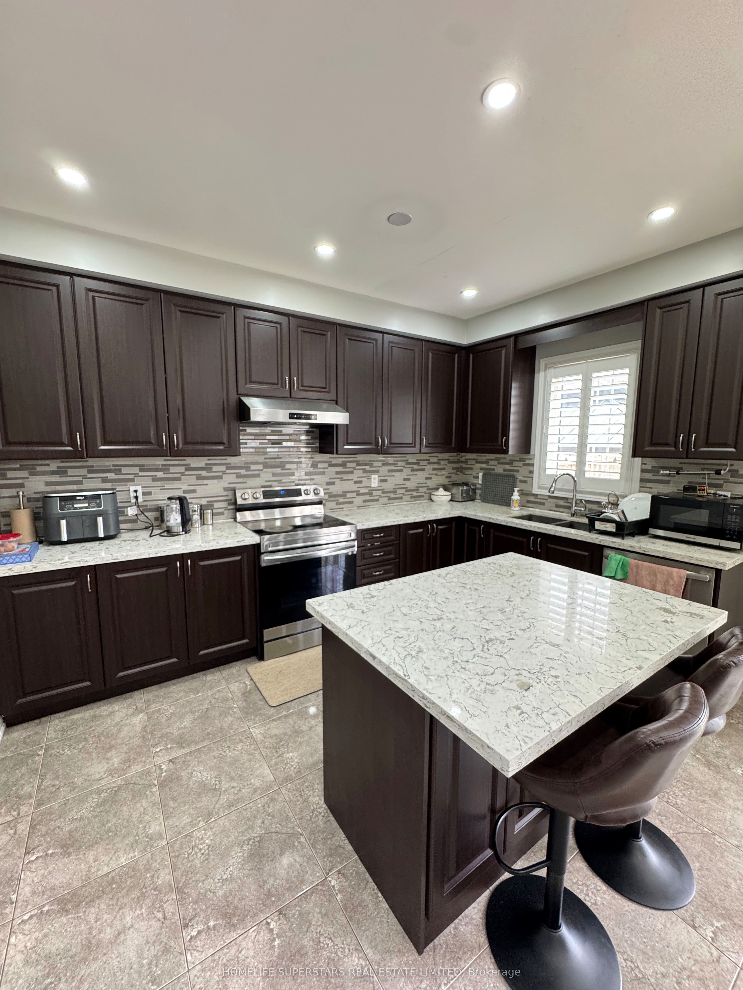 126 Martin Byrne Drive Property Photo 15