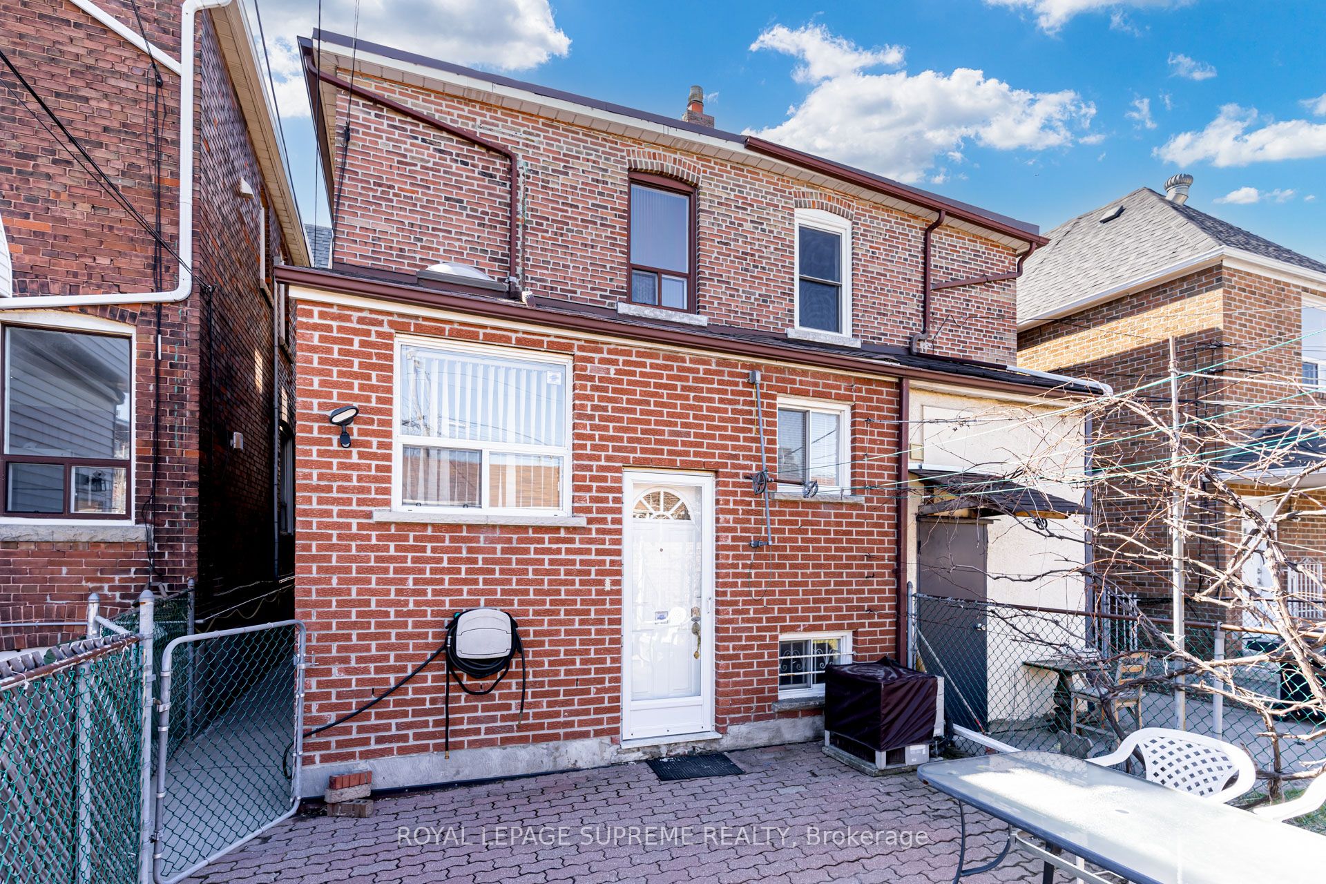 160 Shanly Street Main & Lower Property Photo 2
