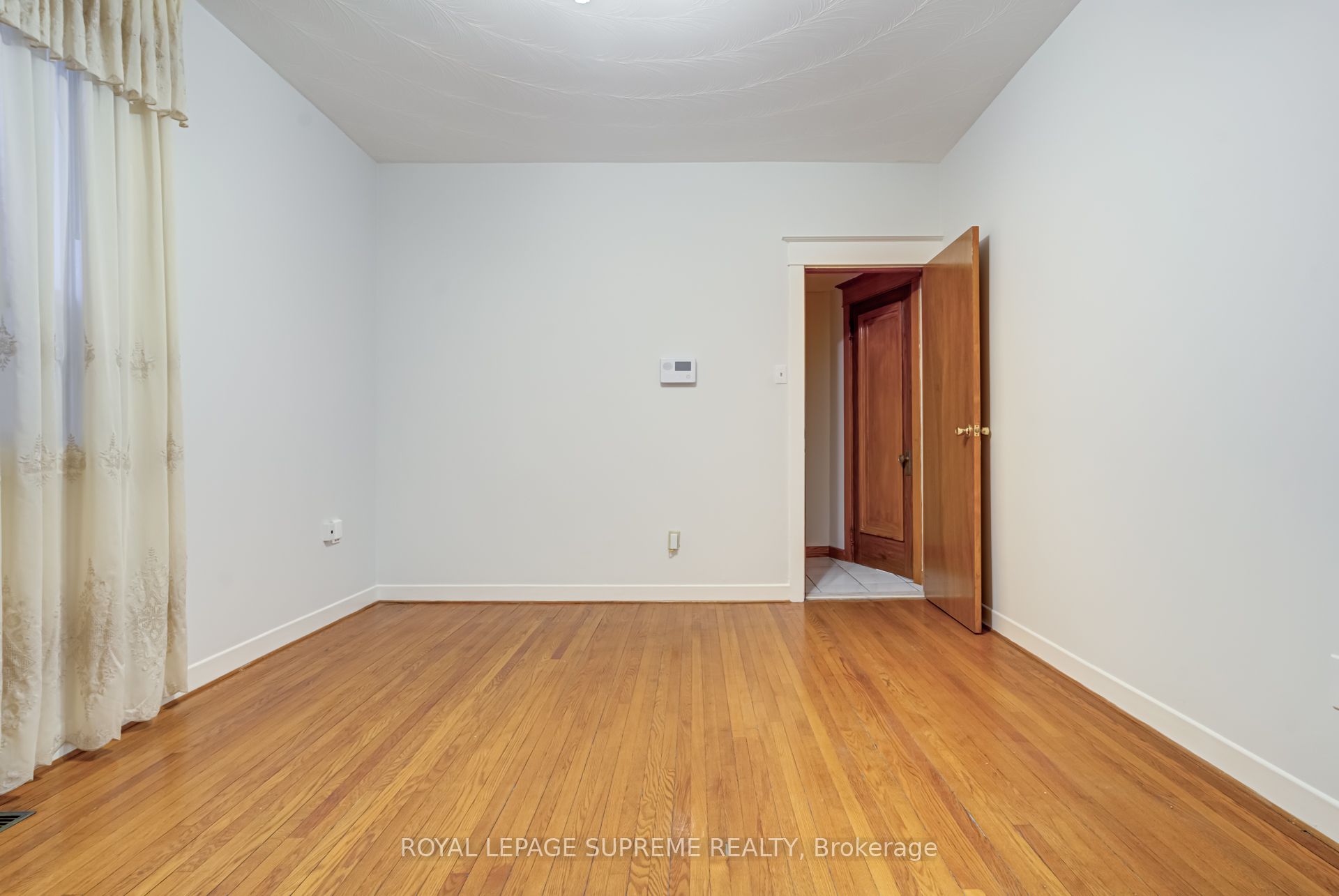 160 Shanly Street Main & Lower Property Photo 20