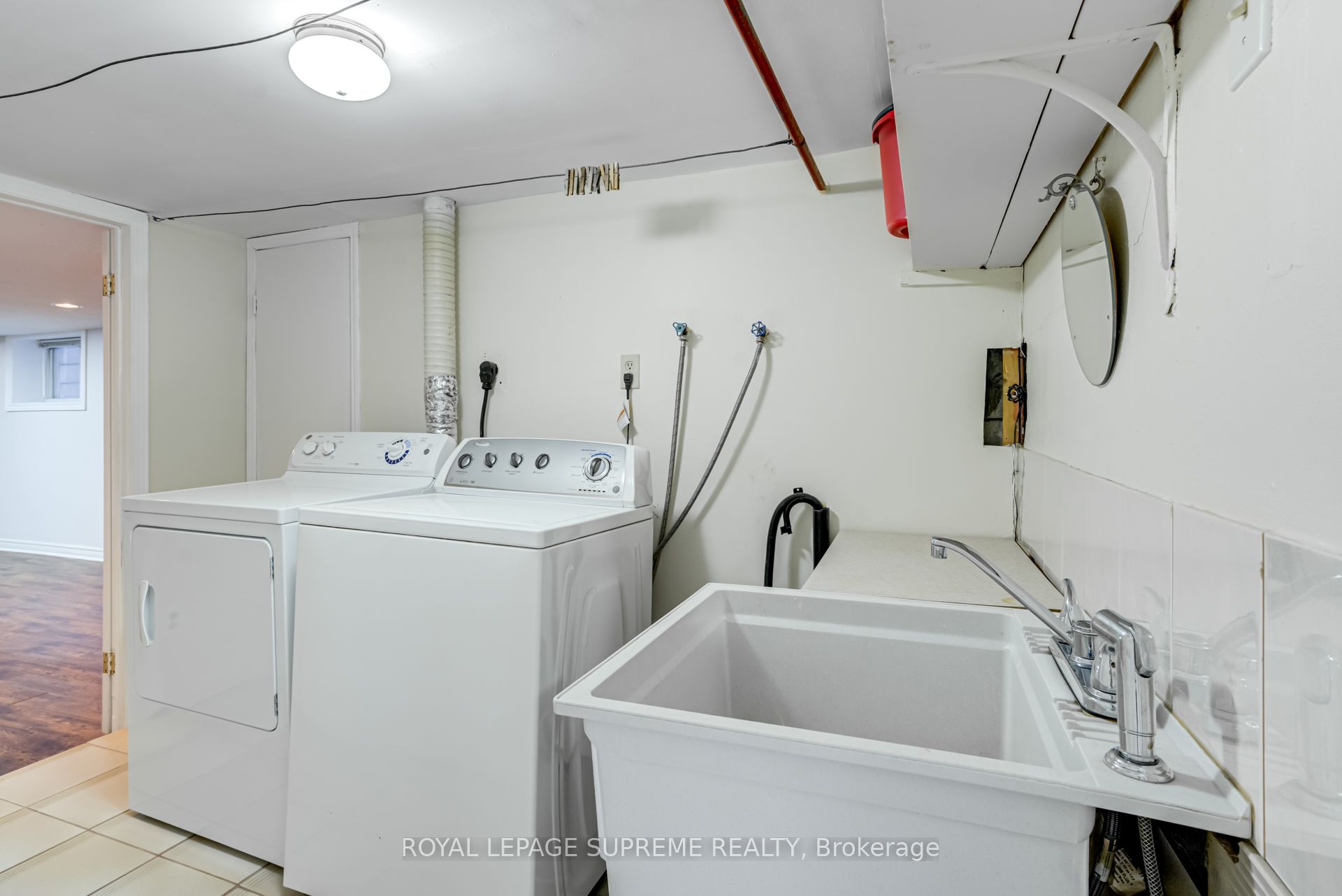 160 Shanly Street Main & Lower Property Photo 29