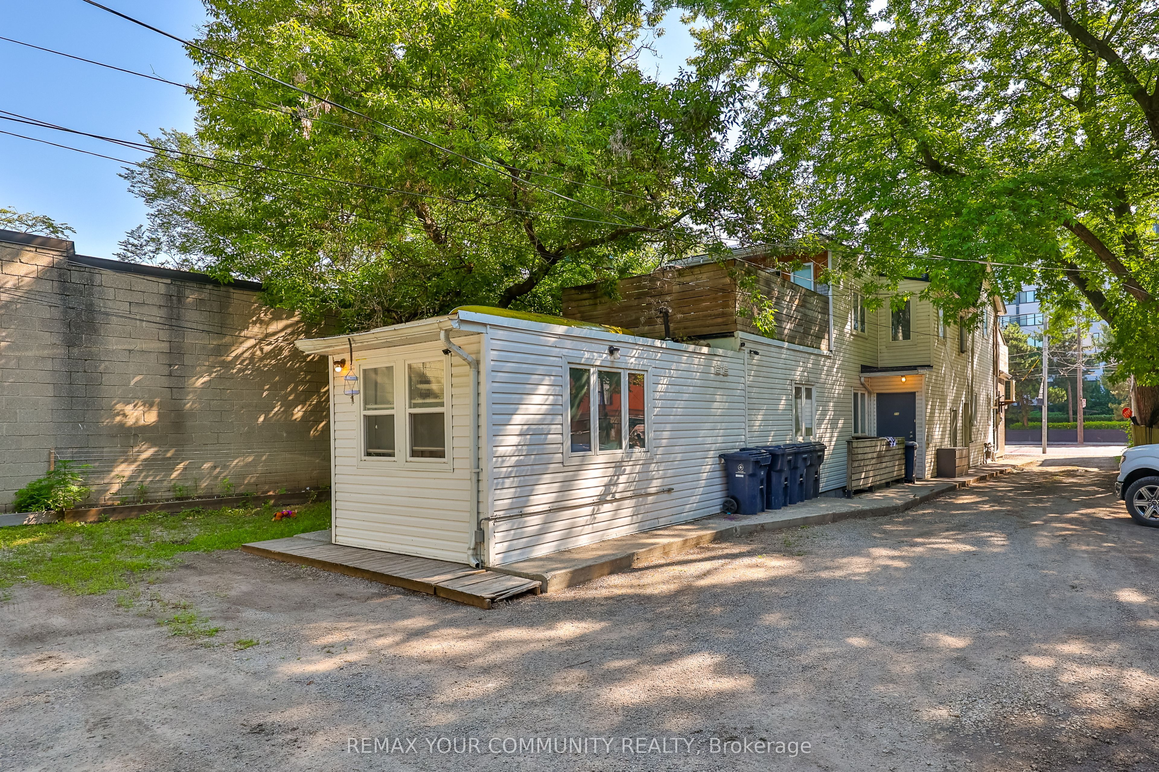 316 Dufferin Street Property Photo 7
