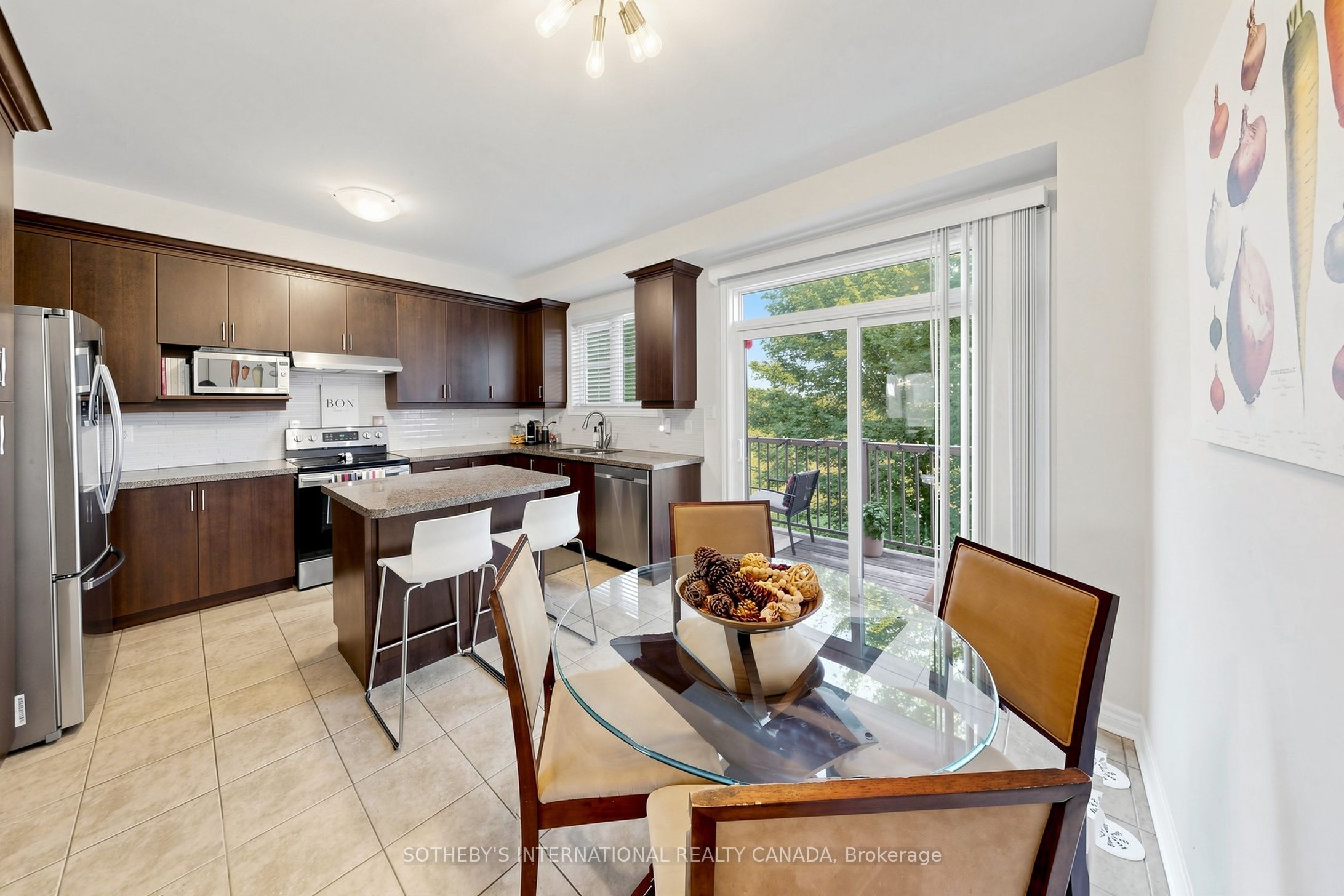 38 Cedar Lake Crescent Property Photo 10