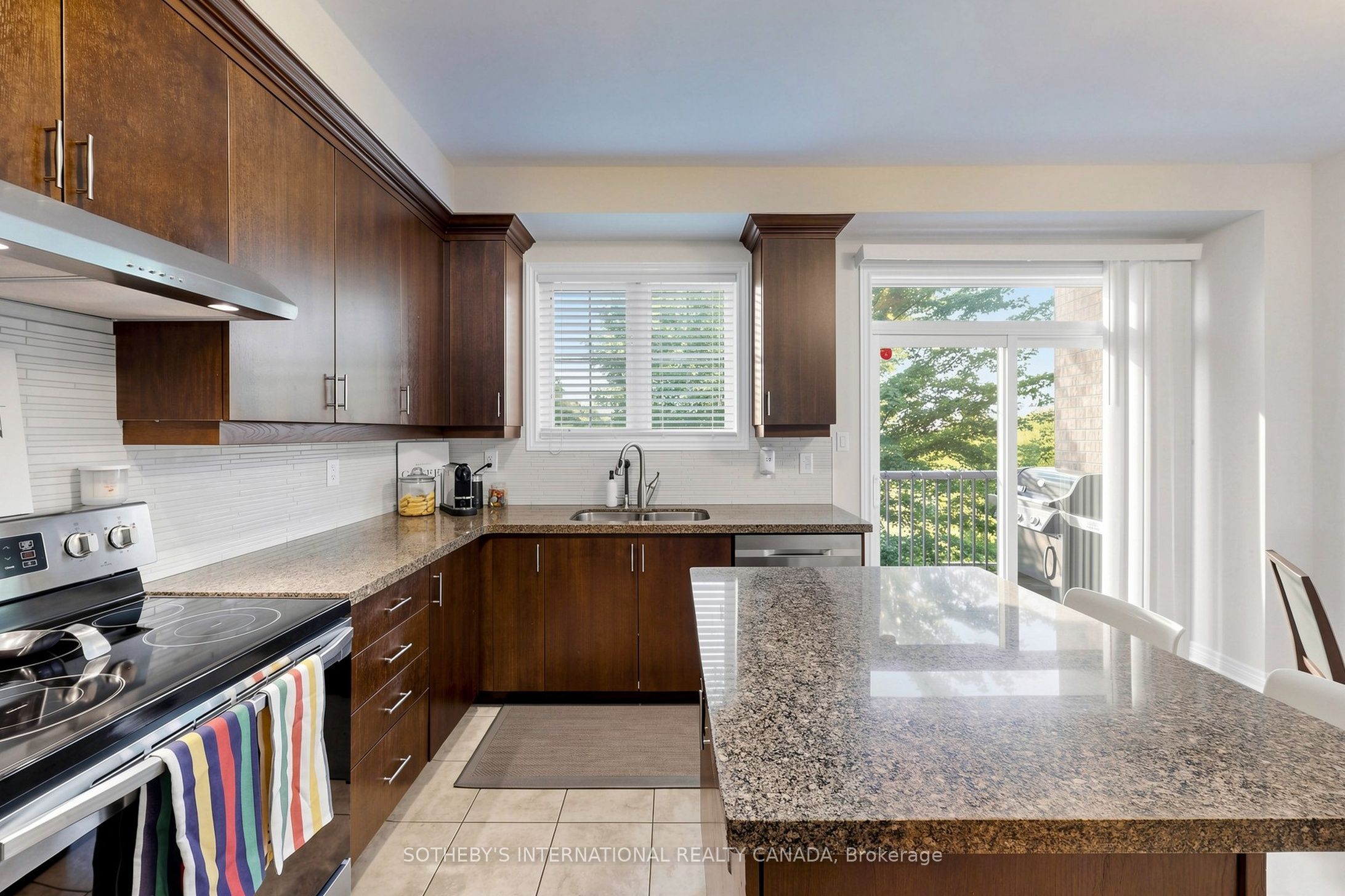 38 Cedar Lake Crescent Property Photo 12