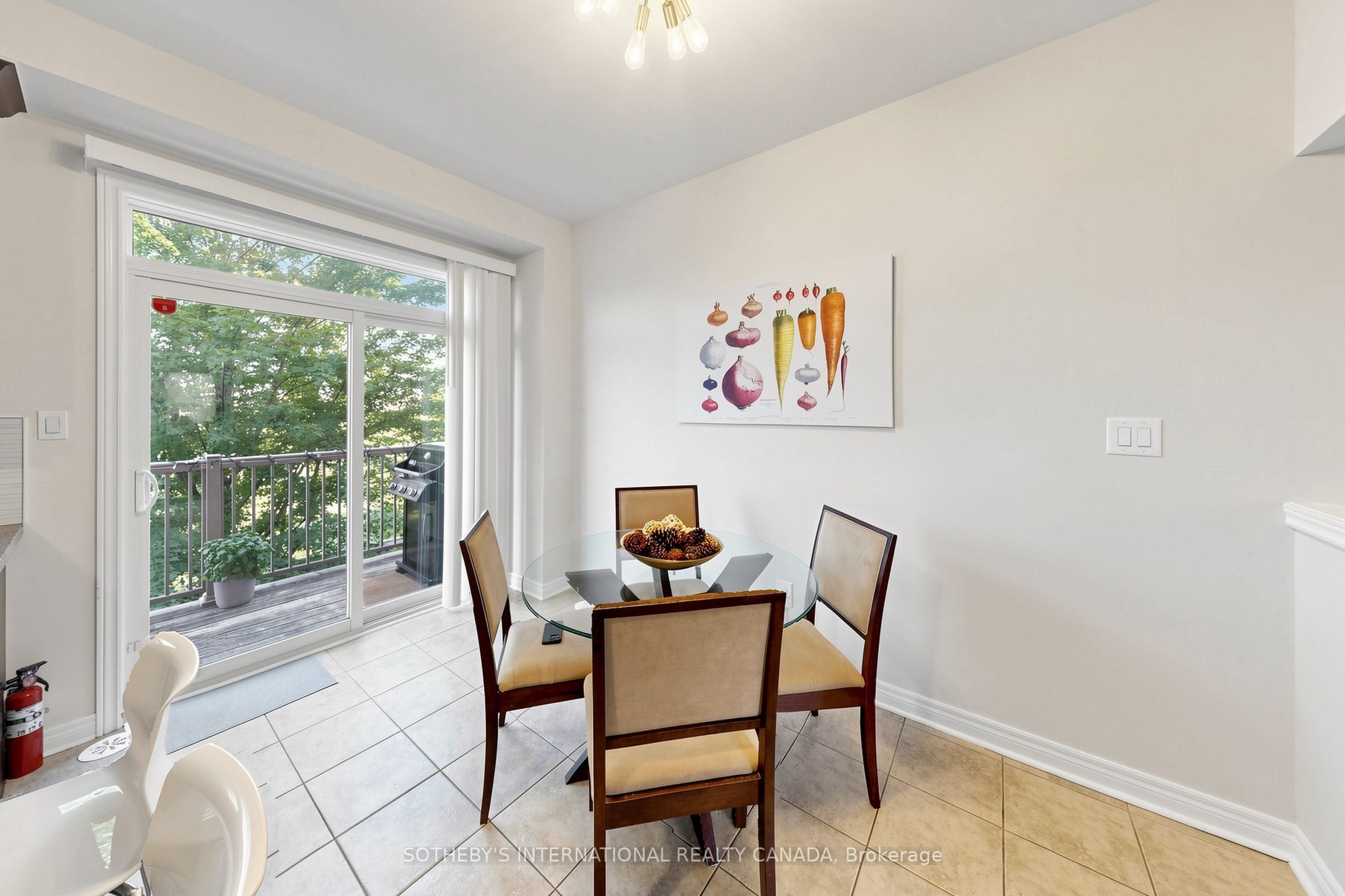 38 Cedar Lake Crescent Property Photo 16