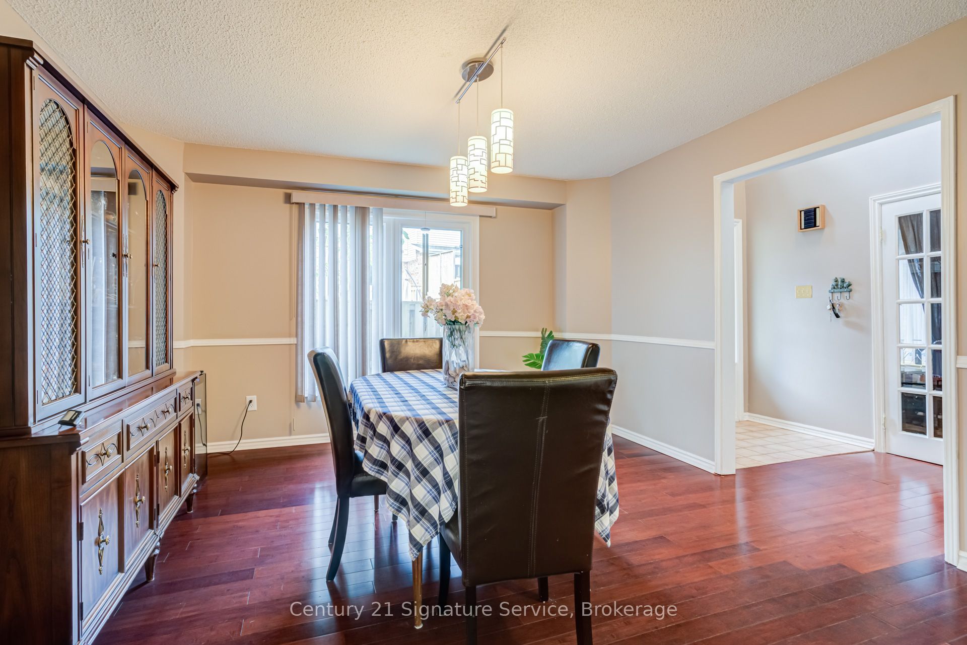 2755 Lindholm Crescent Property Photo 10